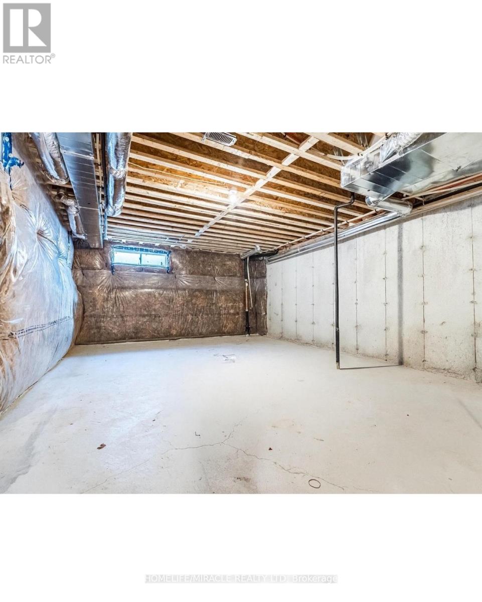 1416 Oakmont Common E, Burlington, Ontario  L7P 0V8 - Photo 39 - W12440105