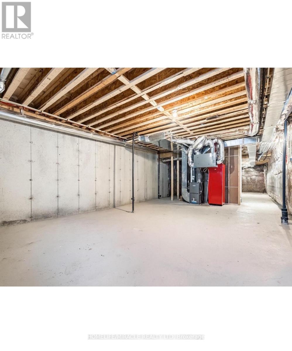 1416 Oakmont Common E, Burlington, Ontario  L7P 0V8 - Photo 40 - W12440105