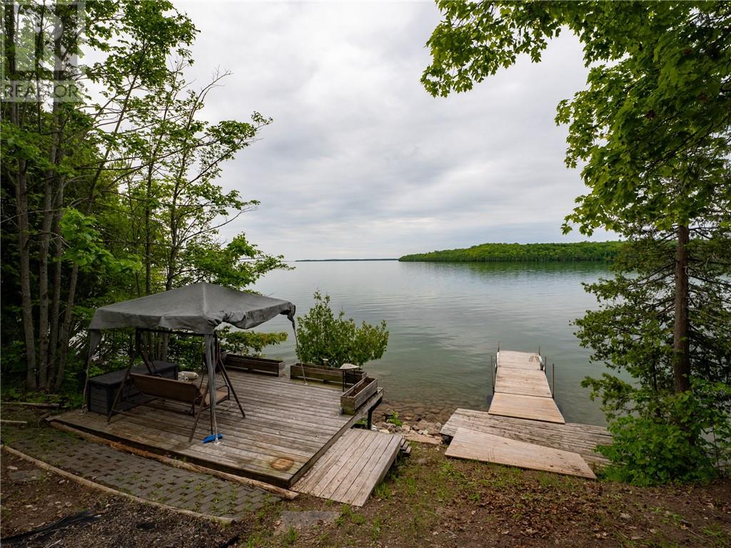 1746 Rockville Road, Rockville, Ontario  P0P 1S0 - Photo 2 - 2122933