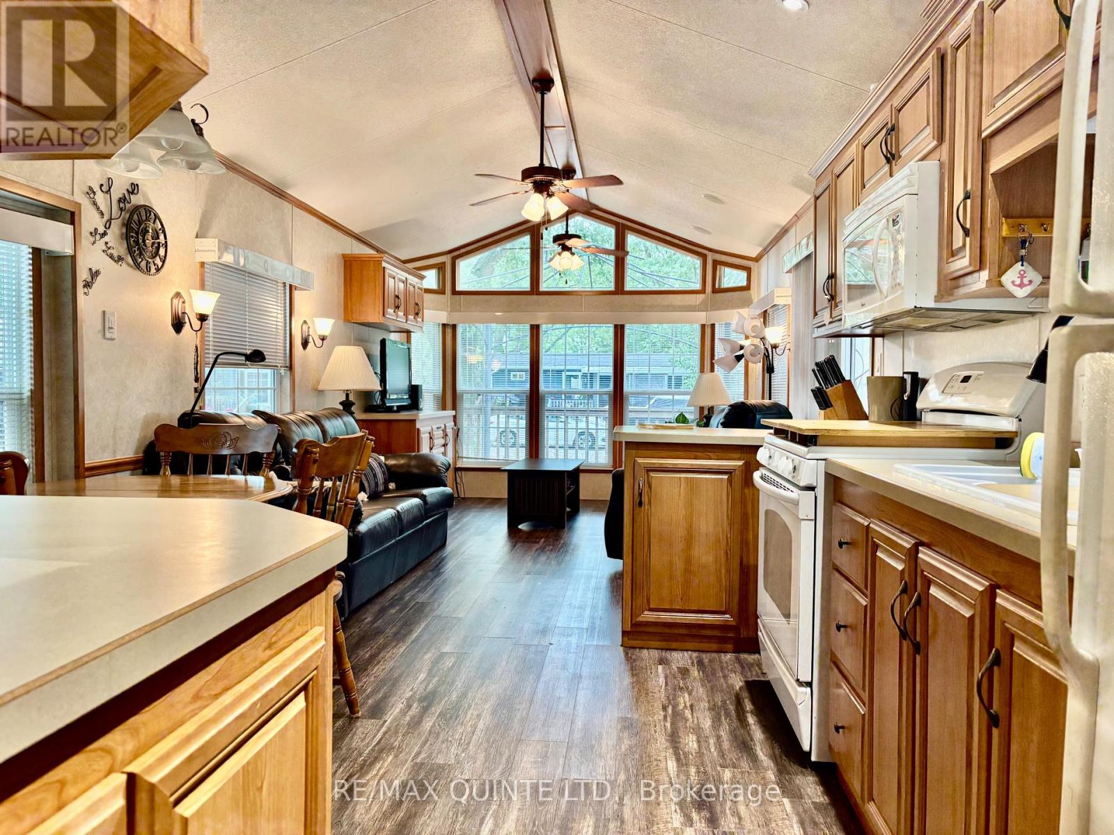 20 Cherry Beach Lane - 486 County Rd 18 Road, Prince Edward County, Ontario  K0K 1P0 - Photo 10 - X12351655
