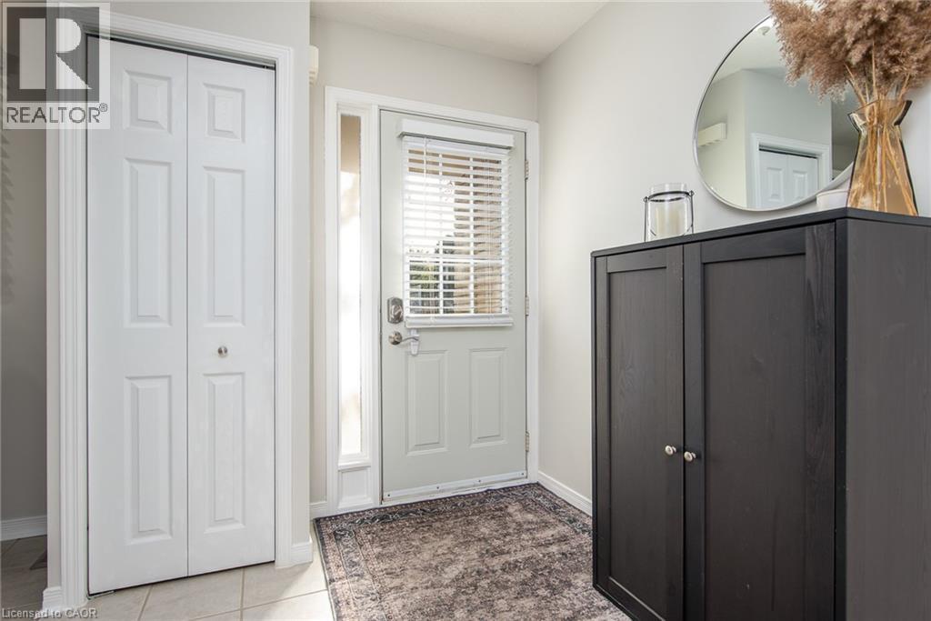 211 Veronica Drive Unit# 11, Kitchener, Ontario  N2A 2R8 - Photo 3 - 40775488