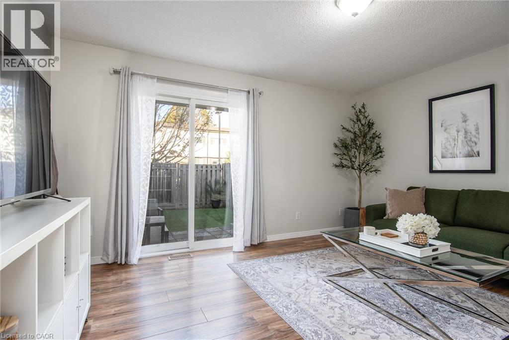211 Veronica Drive Unit# 11, Kitchener, Ontario  N2A 2R8 - Photo 5 - 40775488