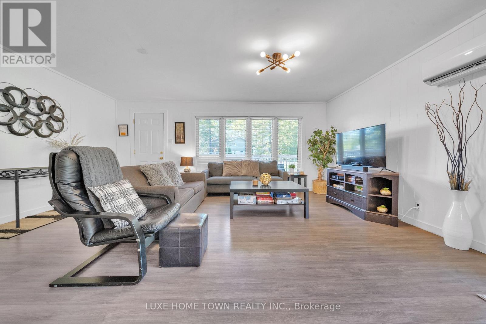 2 Birch Street, South Bruce Peninsula, Ontario  N0H 2G0 - Photo 10 - X12440010
