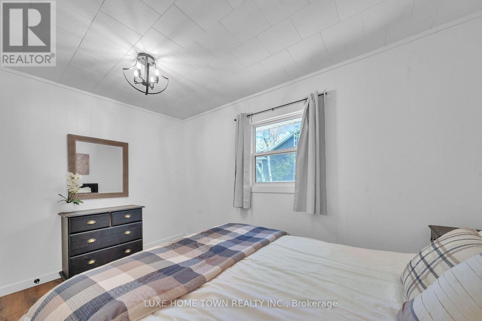 2 Birch Street, South Bruce Peninsula, Ontario  N0H 2G0 - Photo 27 - X12440010