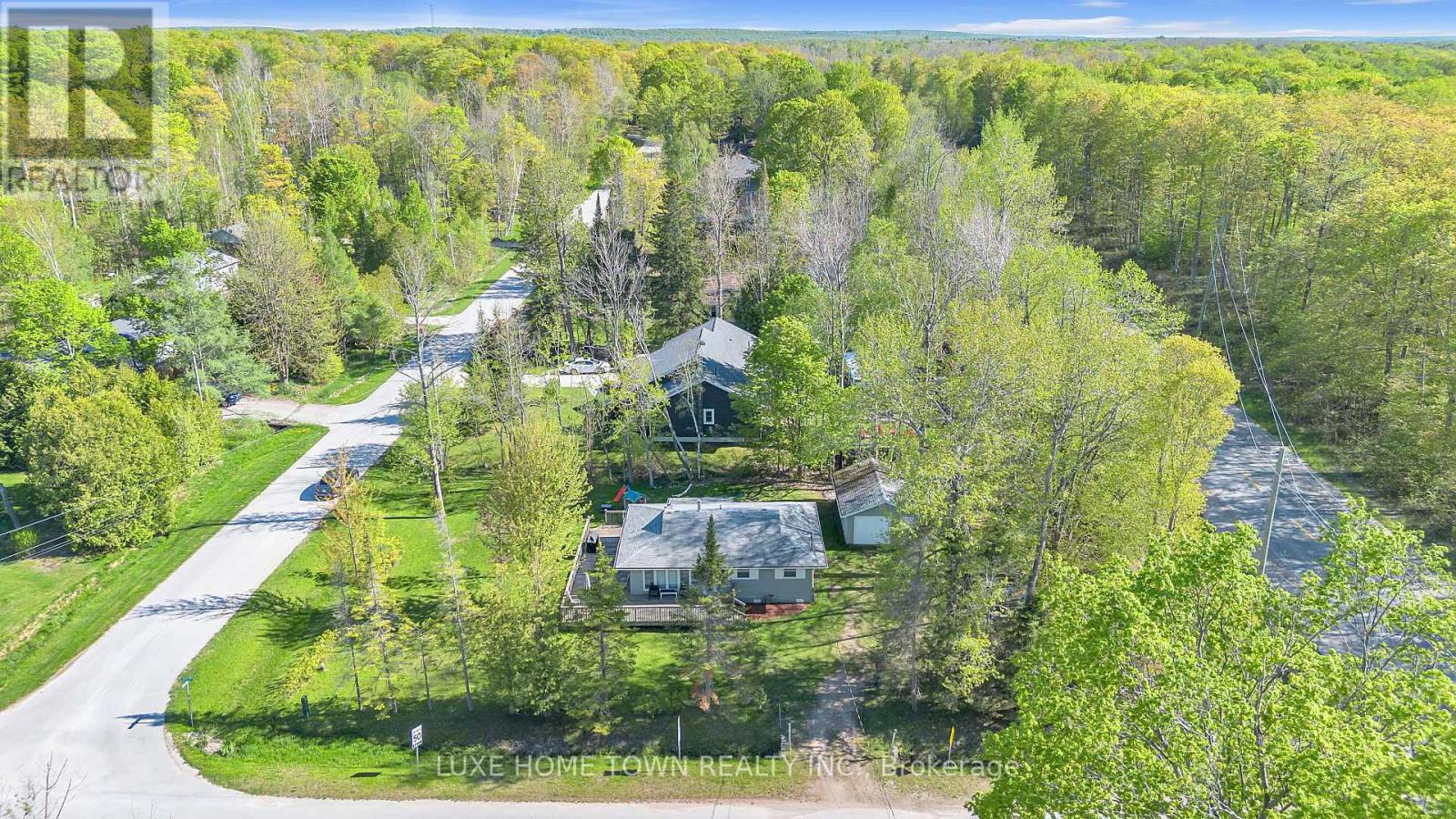 2 Birch Street, South Bruce Peninsula, Ontario  N0H 2G0 - Photo 41 - X12440010