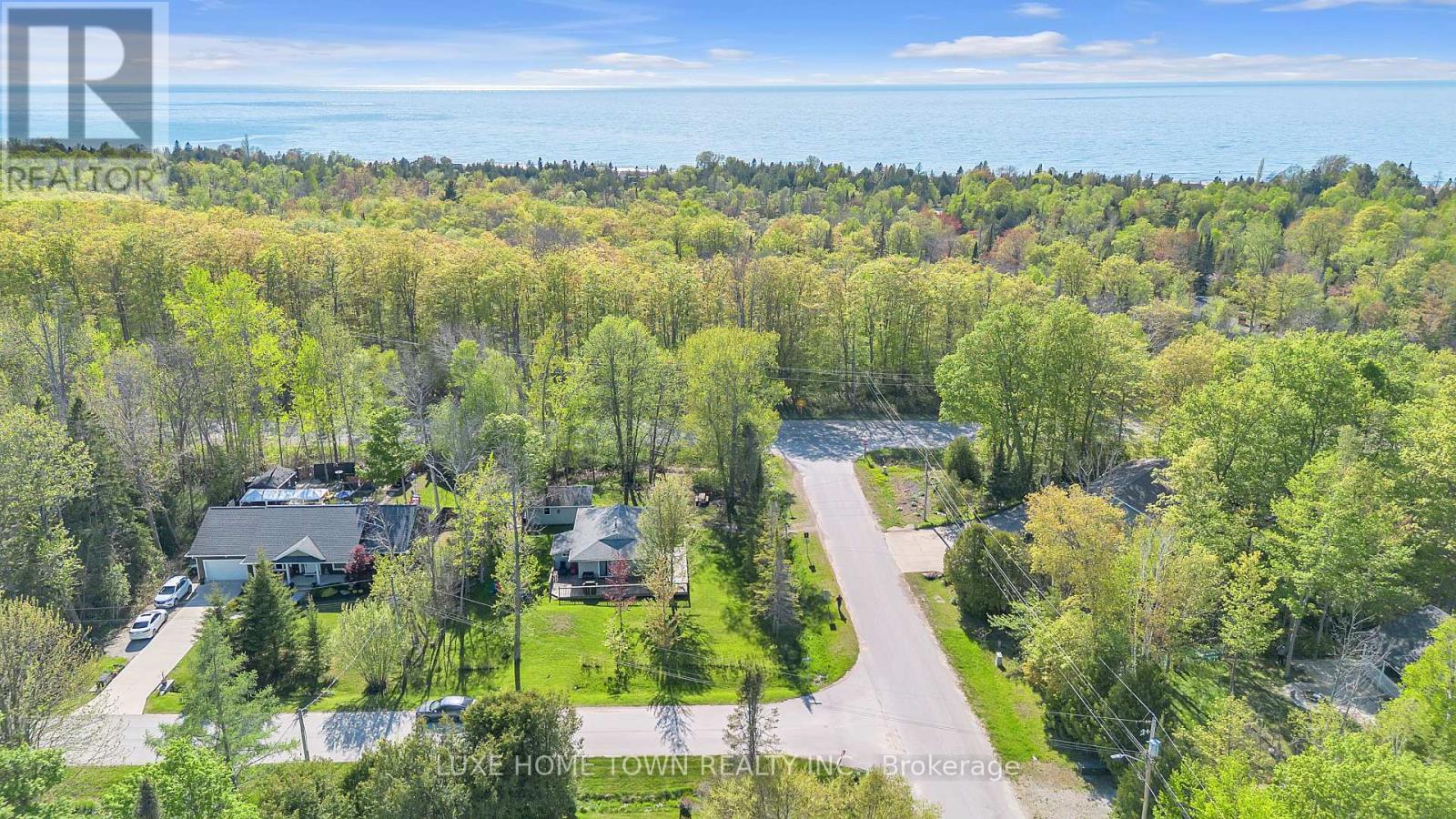 2 Birch Street, South Bruce Peninsula, Ontario  N0H 2G0 - Photo 49 - X12440010