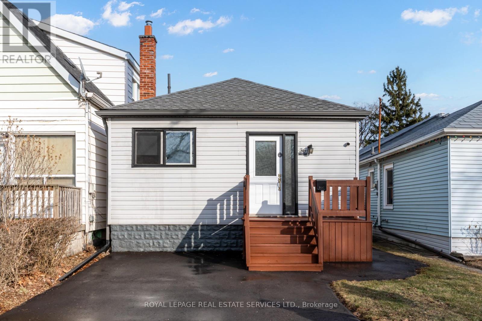 36 HARMONY AVENUE, Hamilton, Ontario