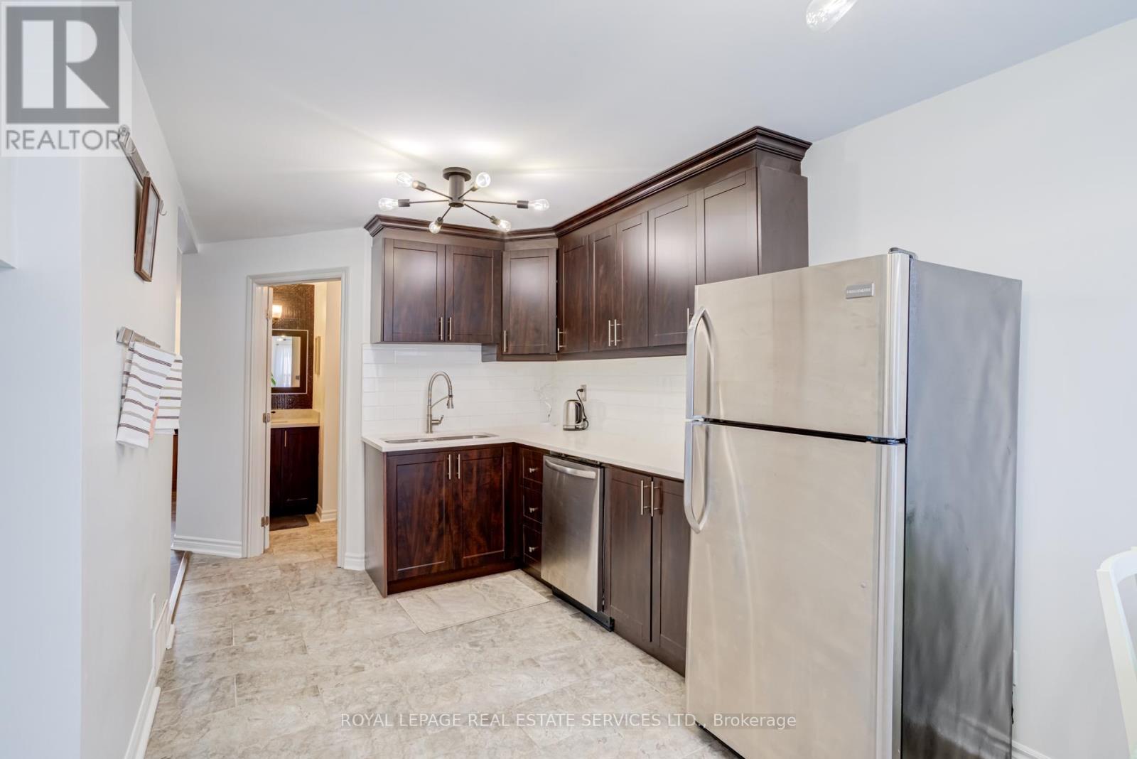 36 Harmony Avenue, Hamilton (Homeside), Ontario  L8H 4X2 - Photo 12 - X12440011
