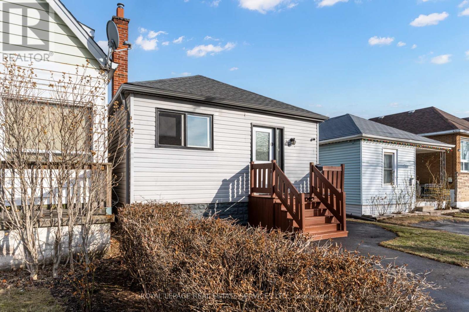 36 Harmony Avenue, Hamilton (Homeside), Ontario  L8H 4X2 - Photo 3 - X12440011
