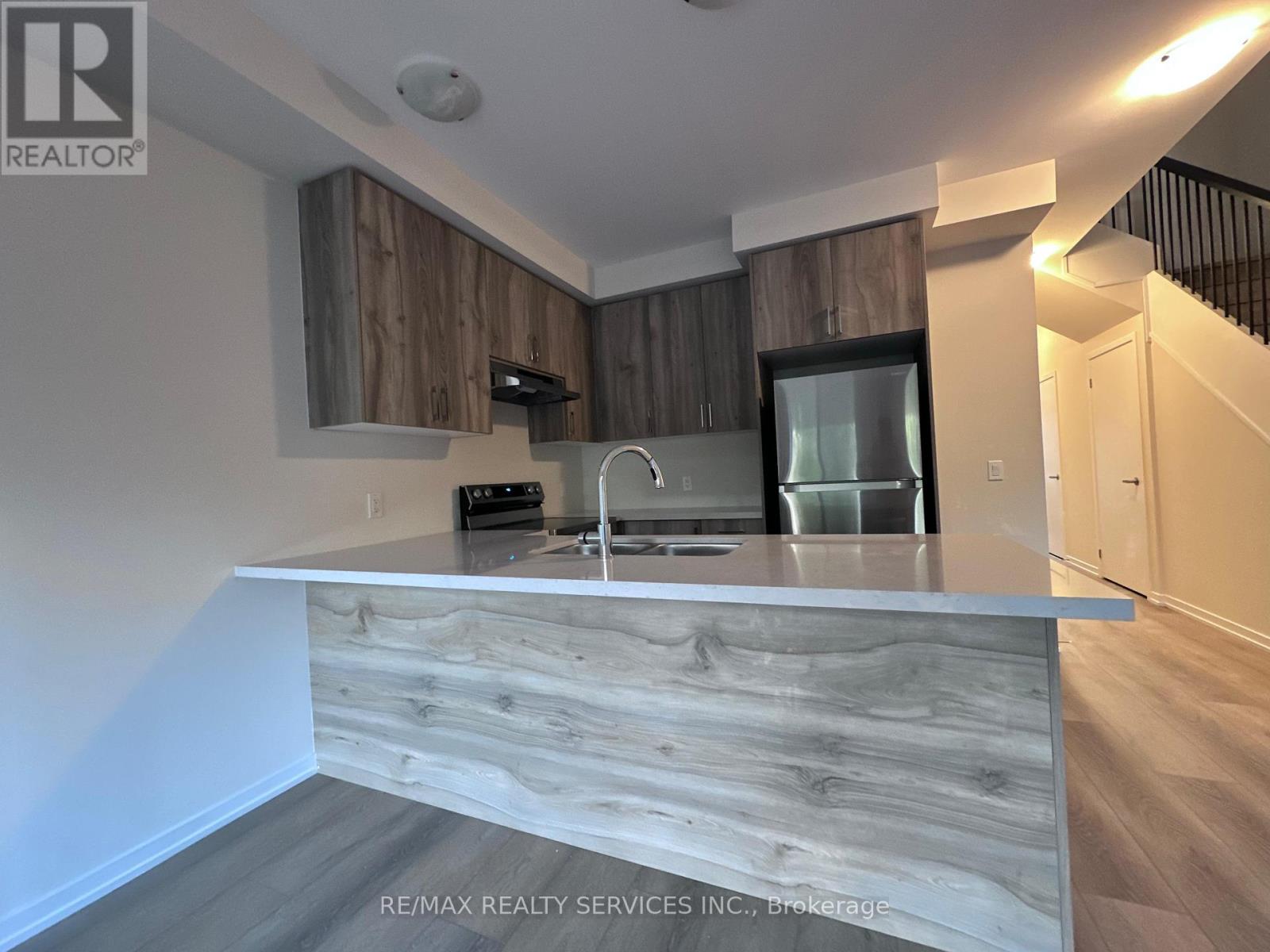 23 Radium Lane, Cambridge, Ontario  N1P 1H1 - Photo 5 - X12440026