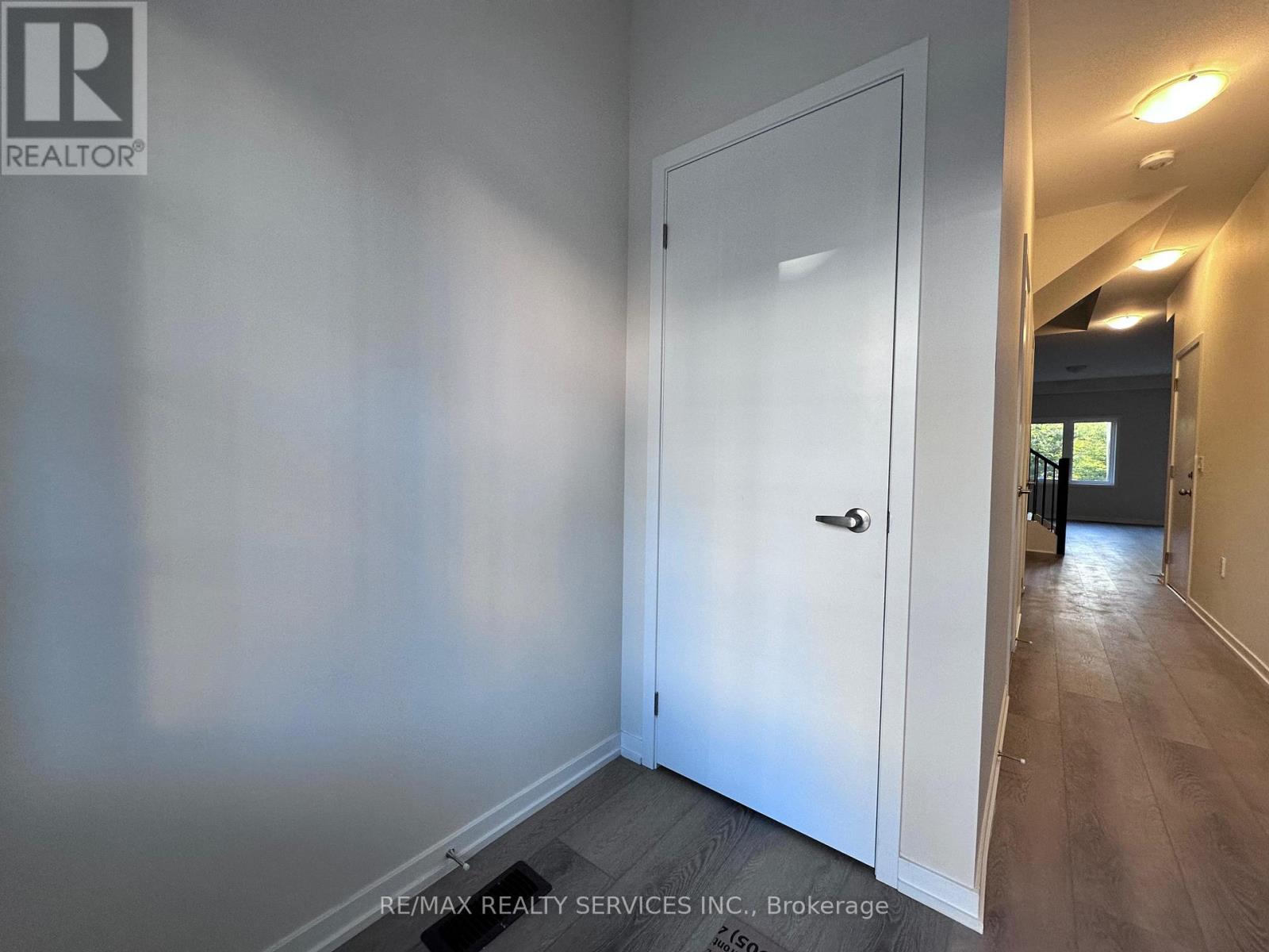 23 Radium Lane, Cambridge, Ontario  N1P 1H1 - Photo 6 - X12440026