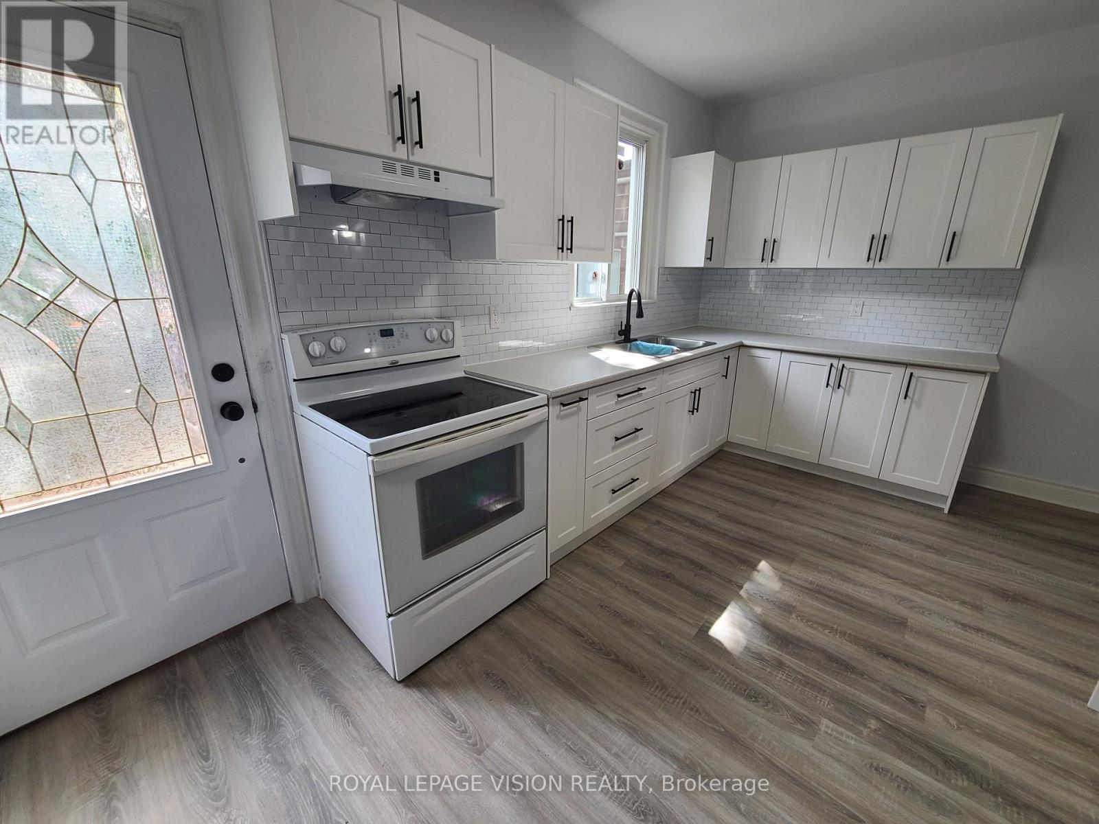 56 Munroe Street, Hamilton, Ontario  L8L 3V7 - Photo 12 - X12440039