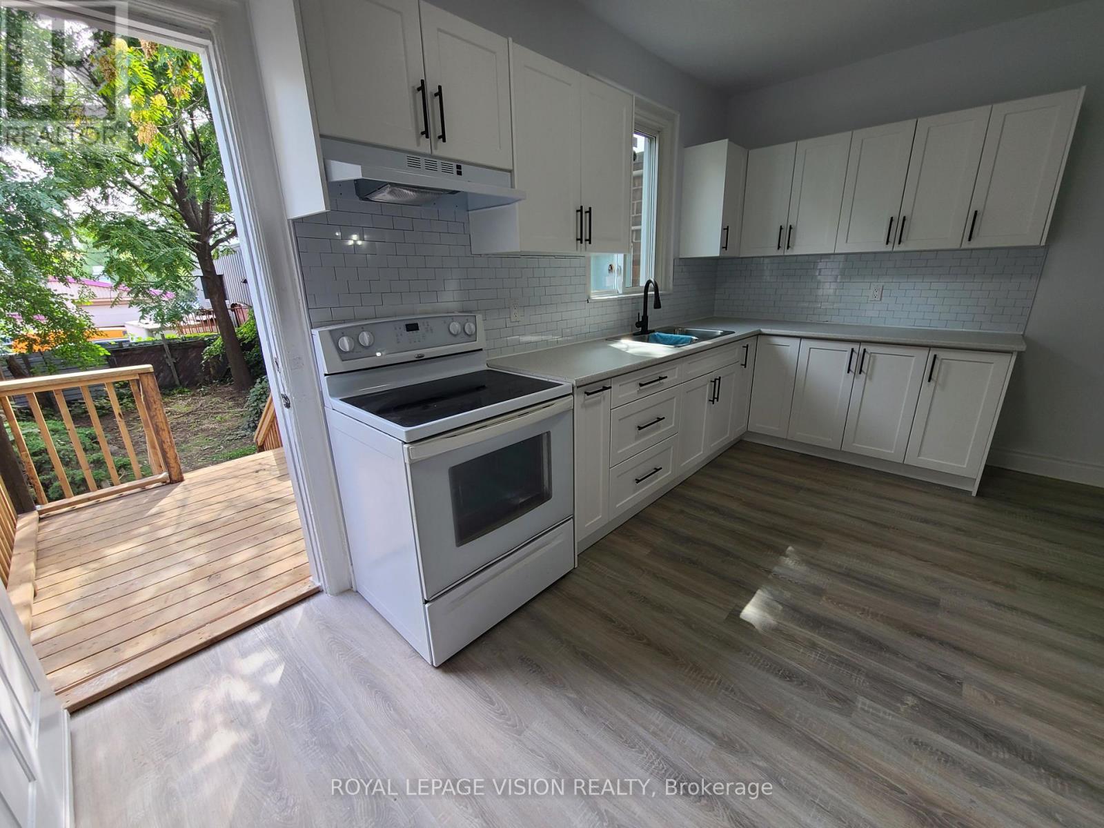 56 Munroe Street, Hamilton, Ontario  L8L 3V7 - Photo 13 - X12440039