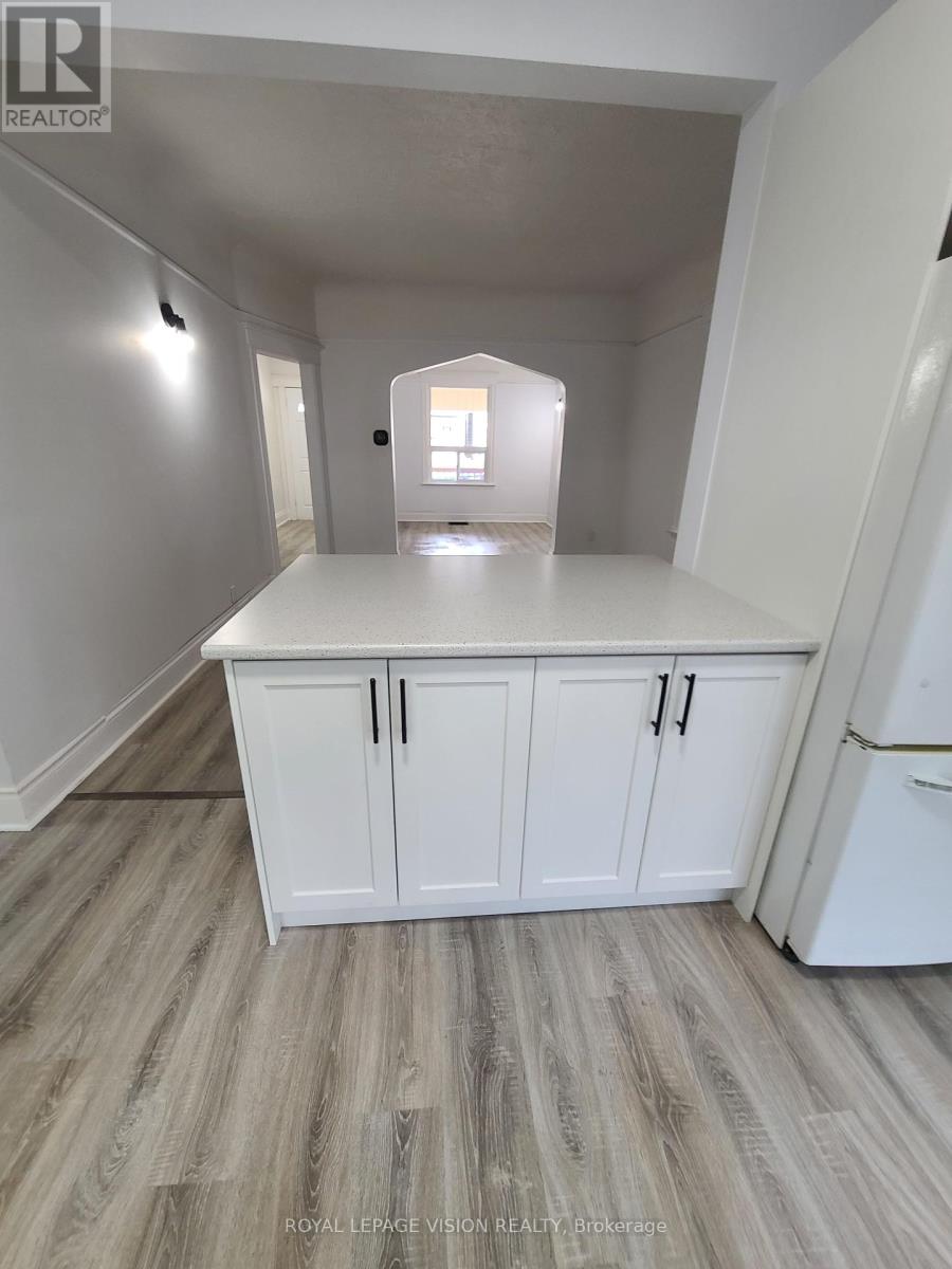 56 Munroe Street, Hamilton, Ontario  L8L 3V7 - Photo 19 - X12440039