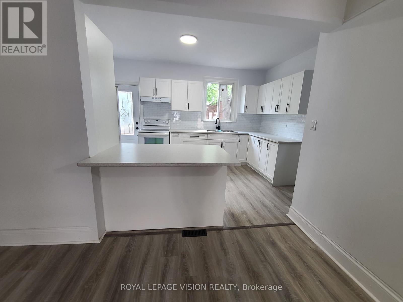 56 Munroe Street, Hamilton, Ontario  L8L 3V7 - Photo 9 - X12440039