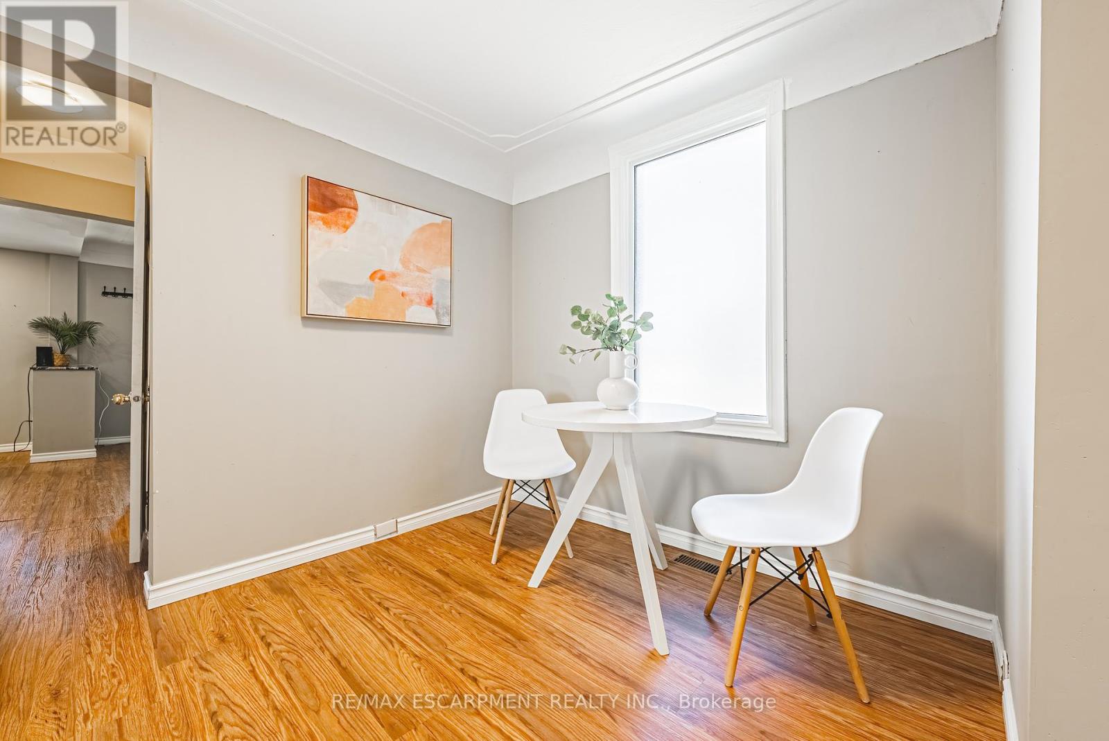 24 Rowanwood Street, Hamilton, Ontario  L8L 7H3 - Photo 12 - X12440074