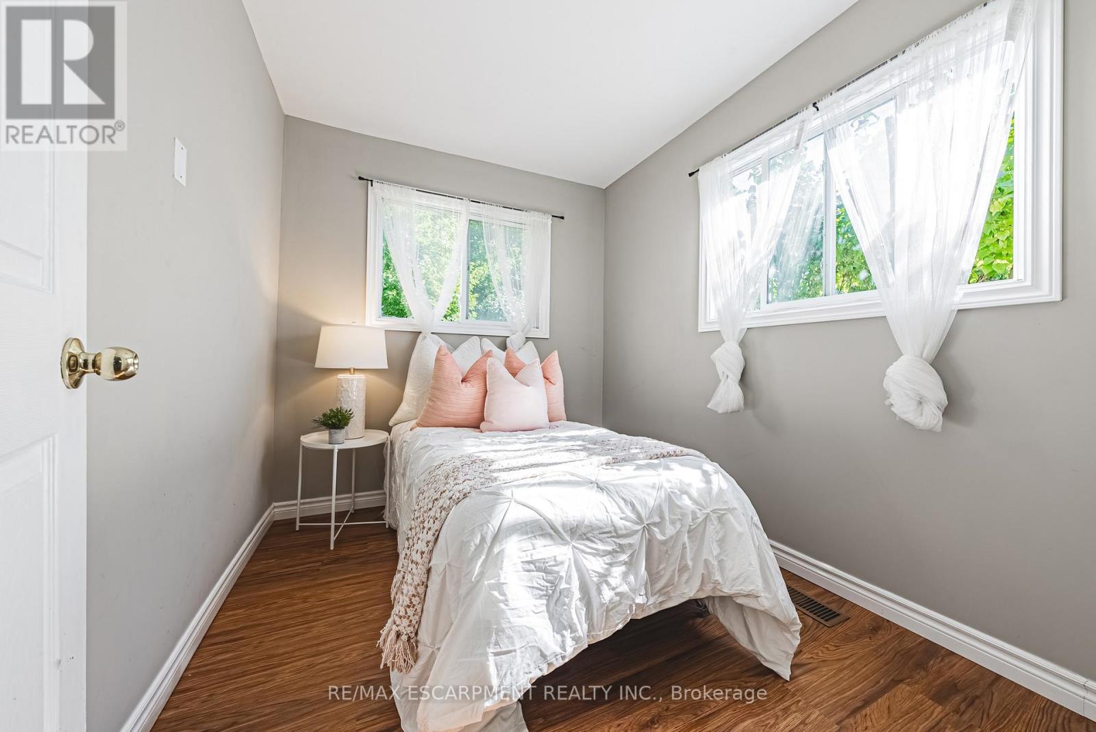24 Rowanwood Street, Hamilton, Ontario  L8L 7H3 - Photo 23 - X12440074