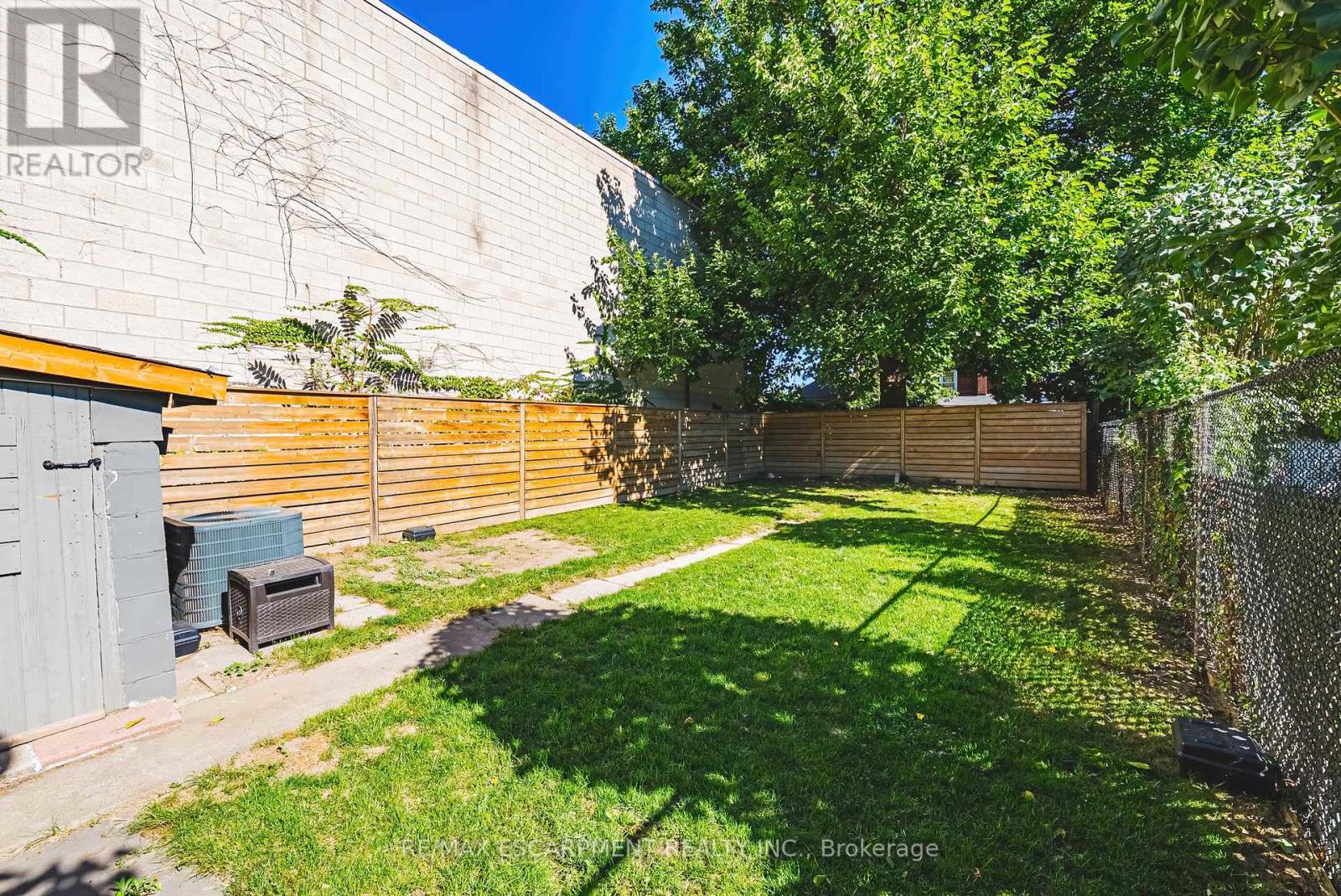 24 Rowanwood Street, Hamilton, Ontario  L8L 7H3 - Photo 31 - X12440074
