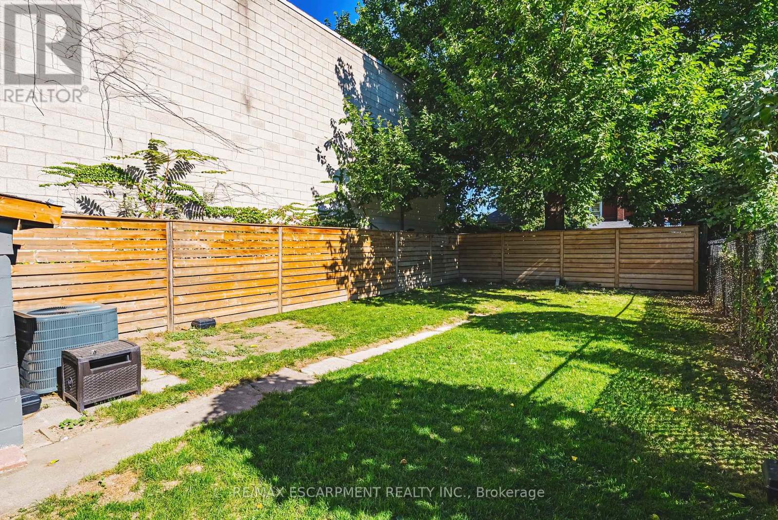 24 Rowanwood Street, Hamilton, Ontario  L8L 7H3 - Photo 32 - X12440074