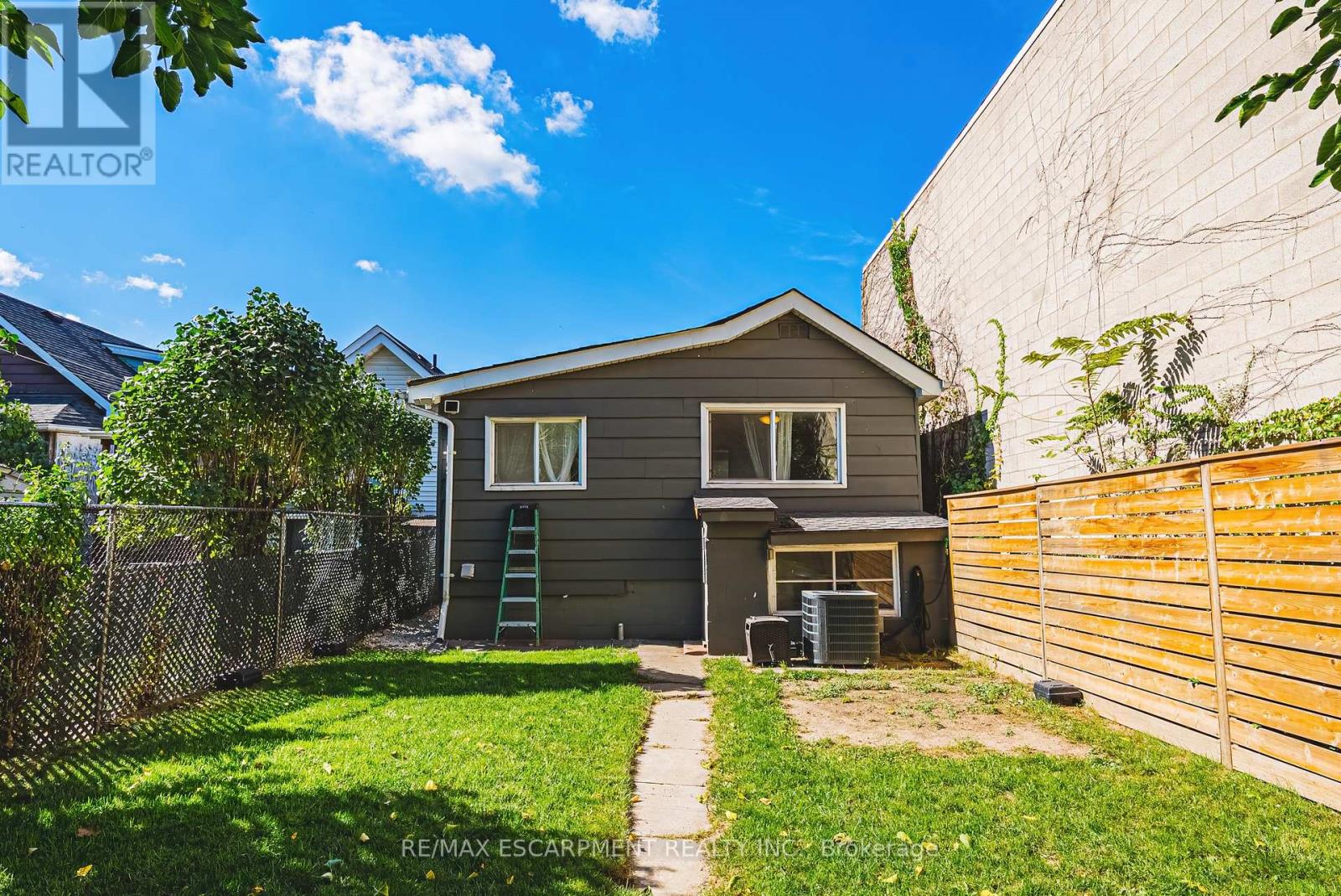 24 Rowanwood Street, Hamilton, Ontario  L8L 7H3 - Photo 36 - X12440074