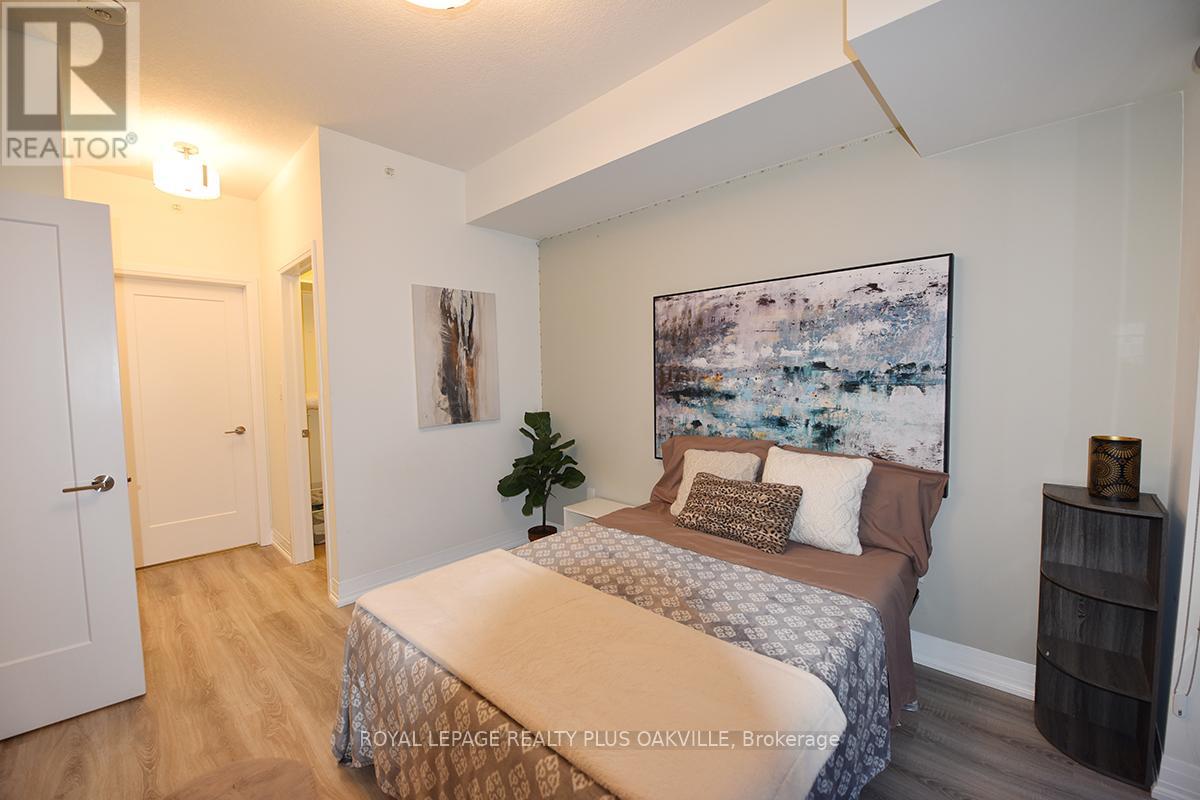 412 - 10 Concord Place, Grimsby, Ontario  L3M 0G6 - Photo 14 - X12440089