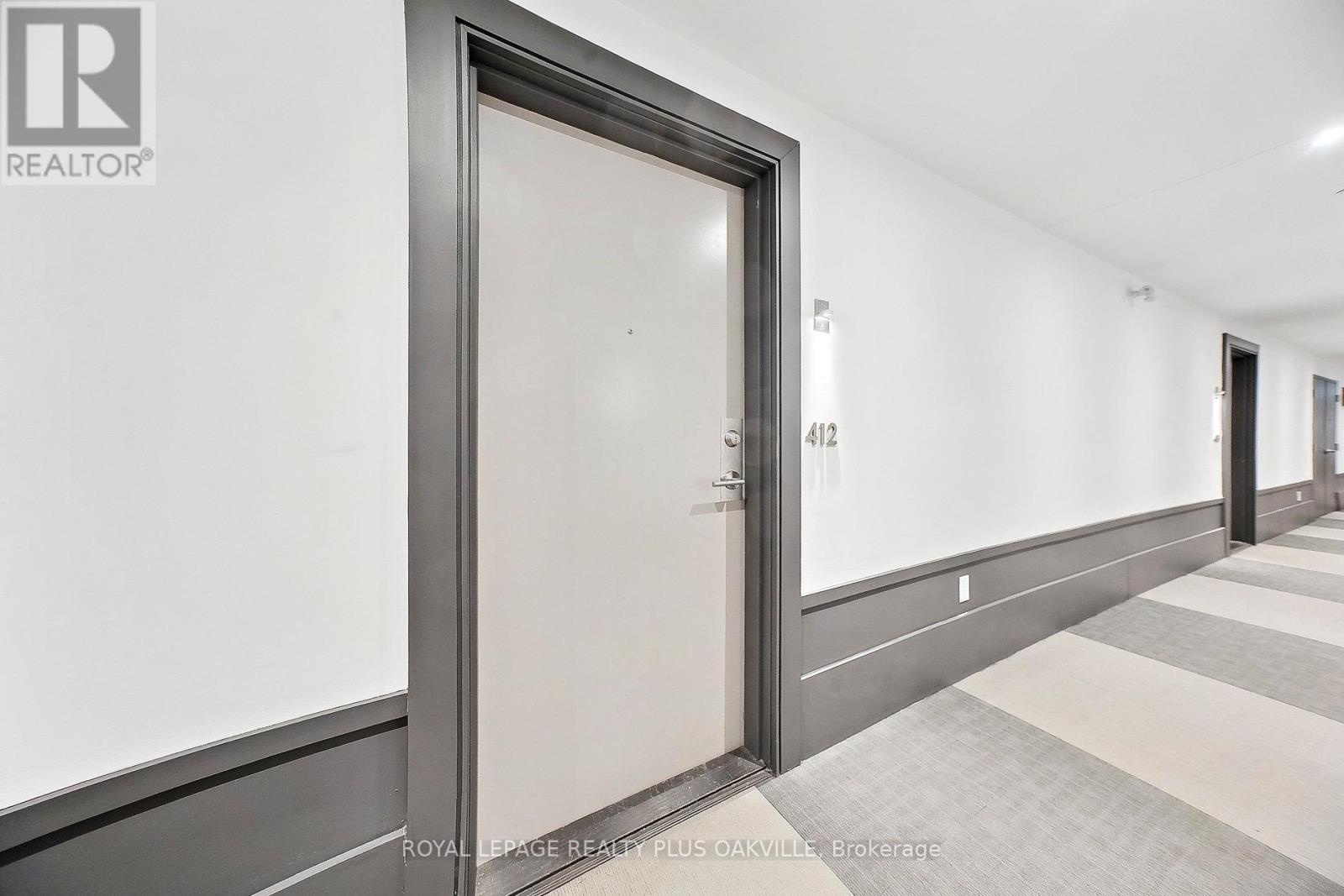 412 - 10 Concord Place, Grimsby, Ontario  L3M 0G6 - Photo 4 - X12440089
