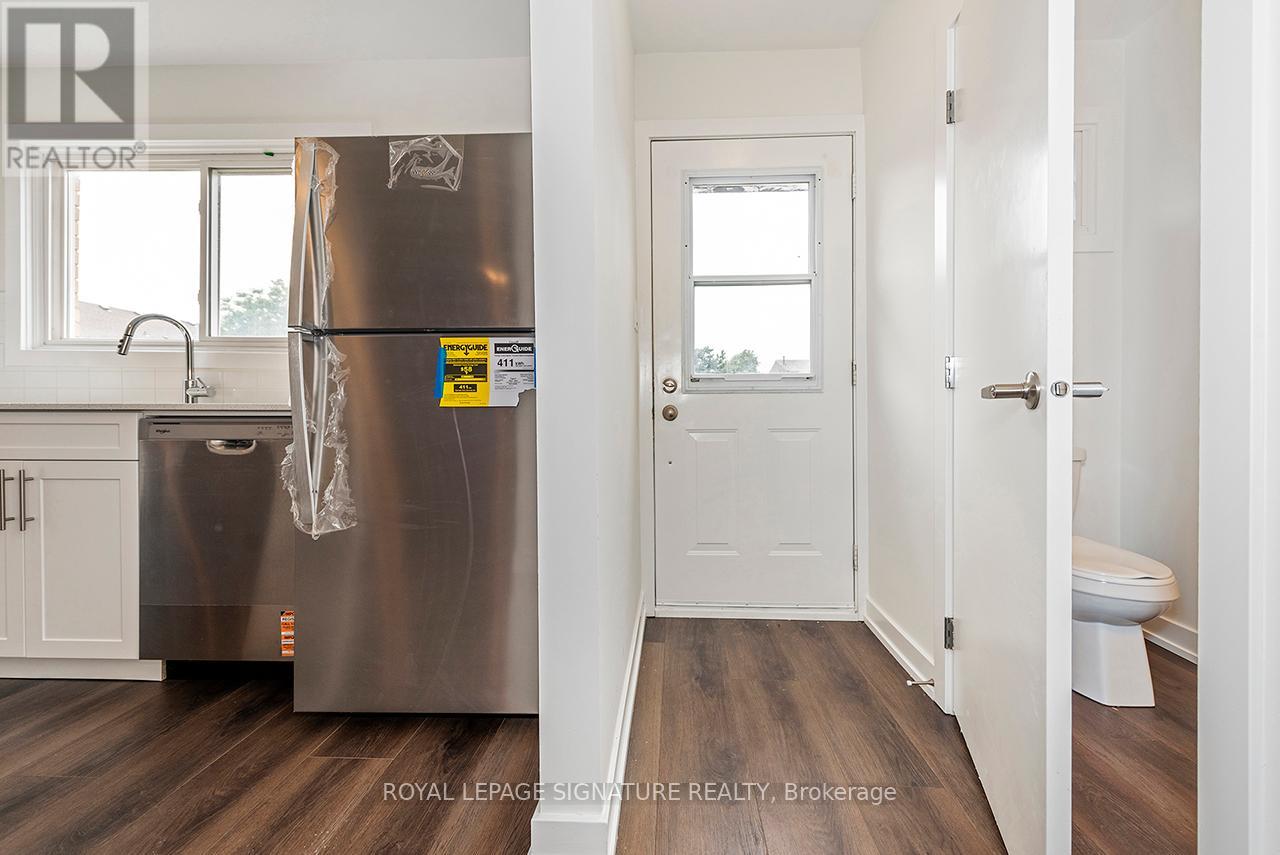 2 - 20 Anna Capri Drive, Hamilton, Ontario  L8W 1M6 - Photo 6 - X12440102