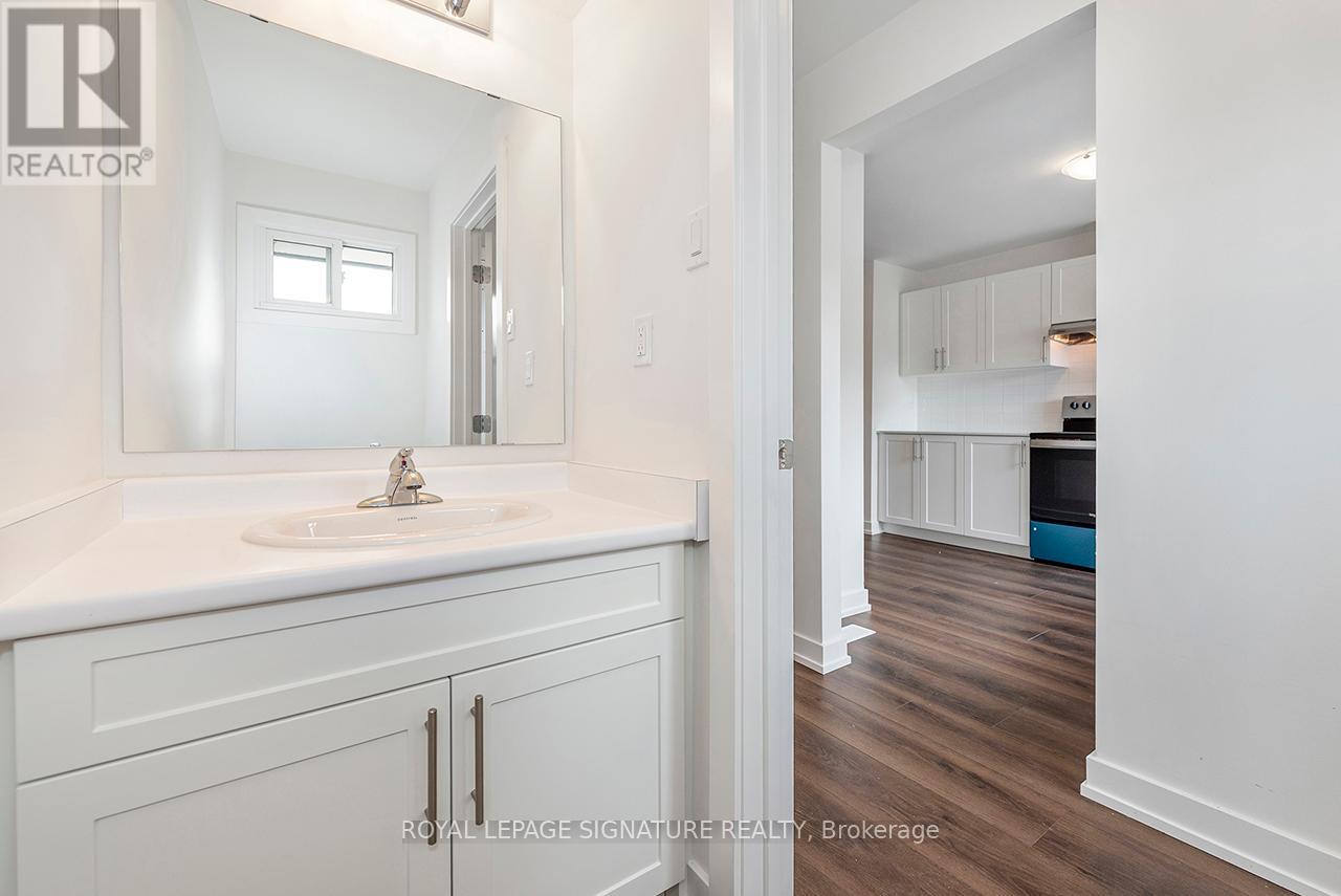 2 - 20 Anna Capri Drive, Hamilton, Ontario  L8W 1M6 - Photo 8 - X12440102