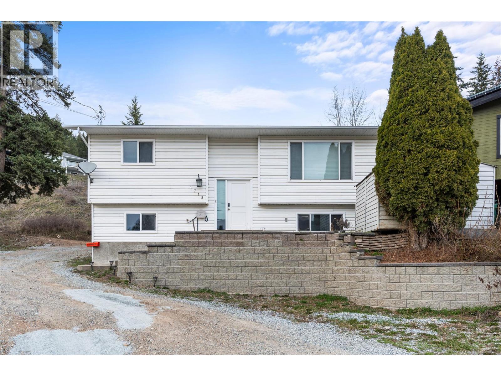 1718 Grandview Avenue, Lumby, British Columbia  V0E 2G0 - Photo 34 - 10333494