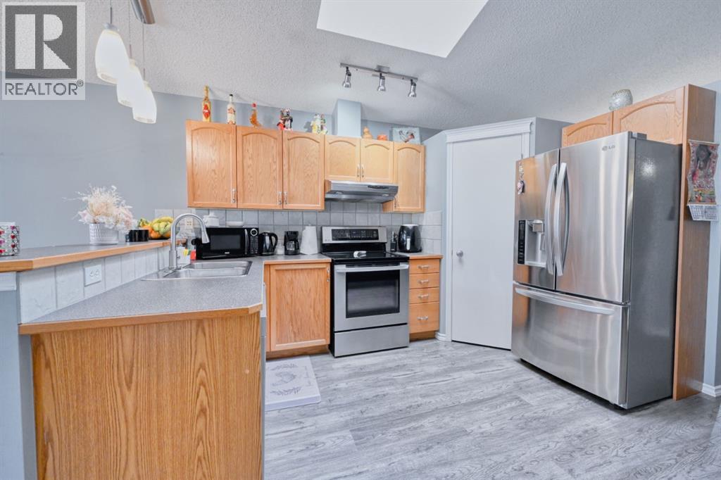 101 Prestwick Rise Se, Calgary, Alberta  T2Z 4A6 - Photo 5 - A2255438
