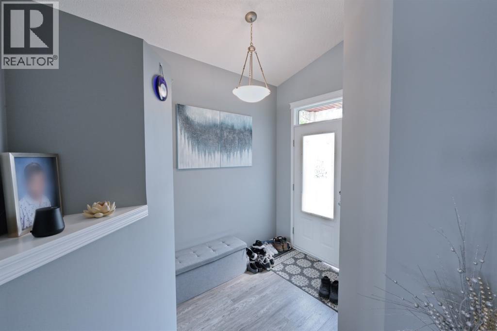 101 Prestwick Rise Se, Calgary, Alberta  T2Z 4A6 - Photo 3 - A2255438