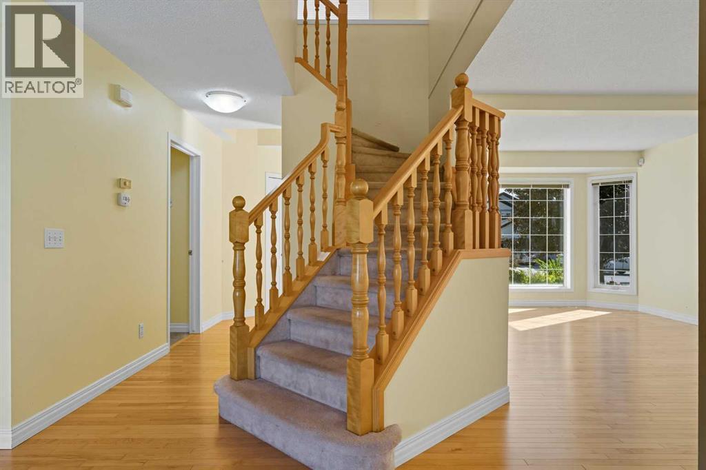 56 Rocky Ridge Drive Nw, Calgary, Alberta  T3G 4G1 - Photo 16 - A2256617