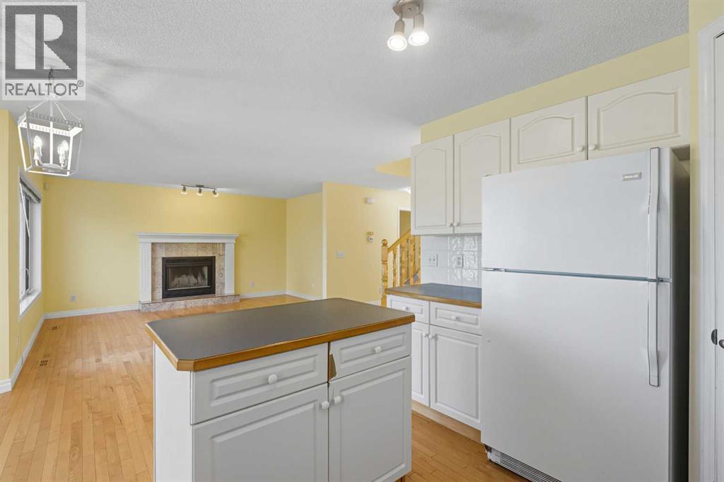 56 Rocky Ridge Drive Nw, Calgary, Alberta  T3G 4G1 - Photo 10 - A2256617