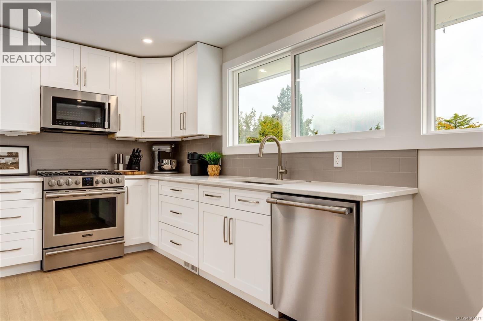 2420 Glenayr Dr, Nanaimo, British Columbia  V9S 3R7 - Photo 10 - 1015517
