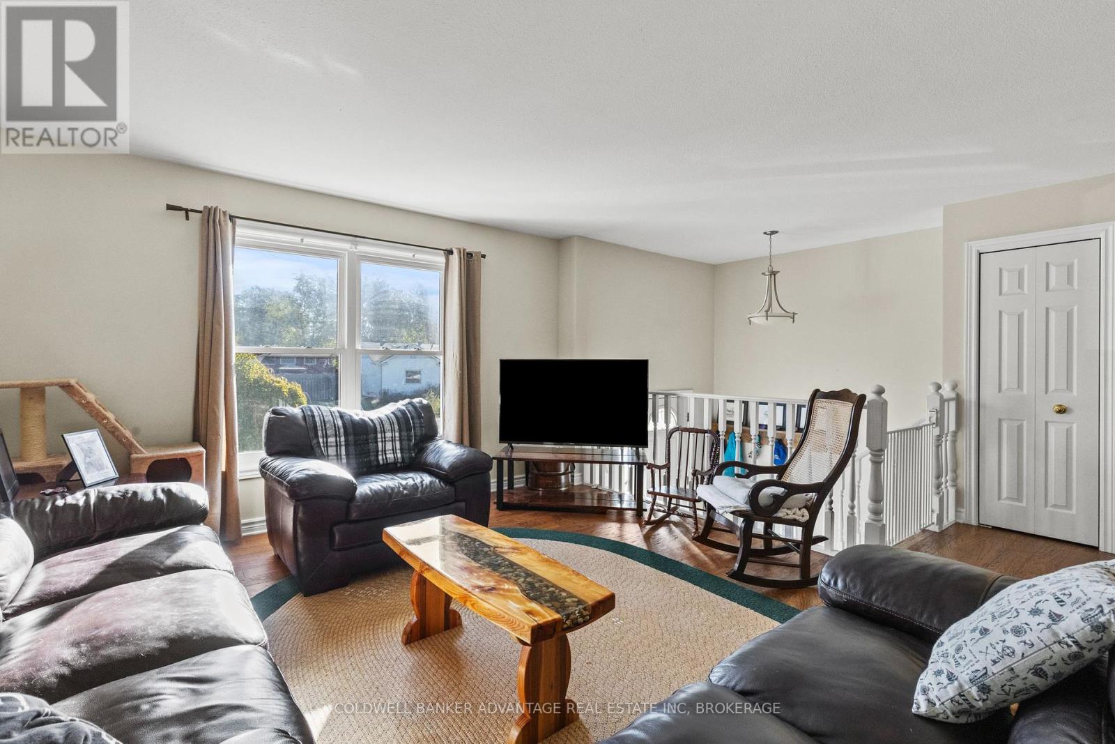697 Ferndale Avenue, Fort Erie, Ontario  L2A 5C7 - Photo 6 - X12438431