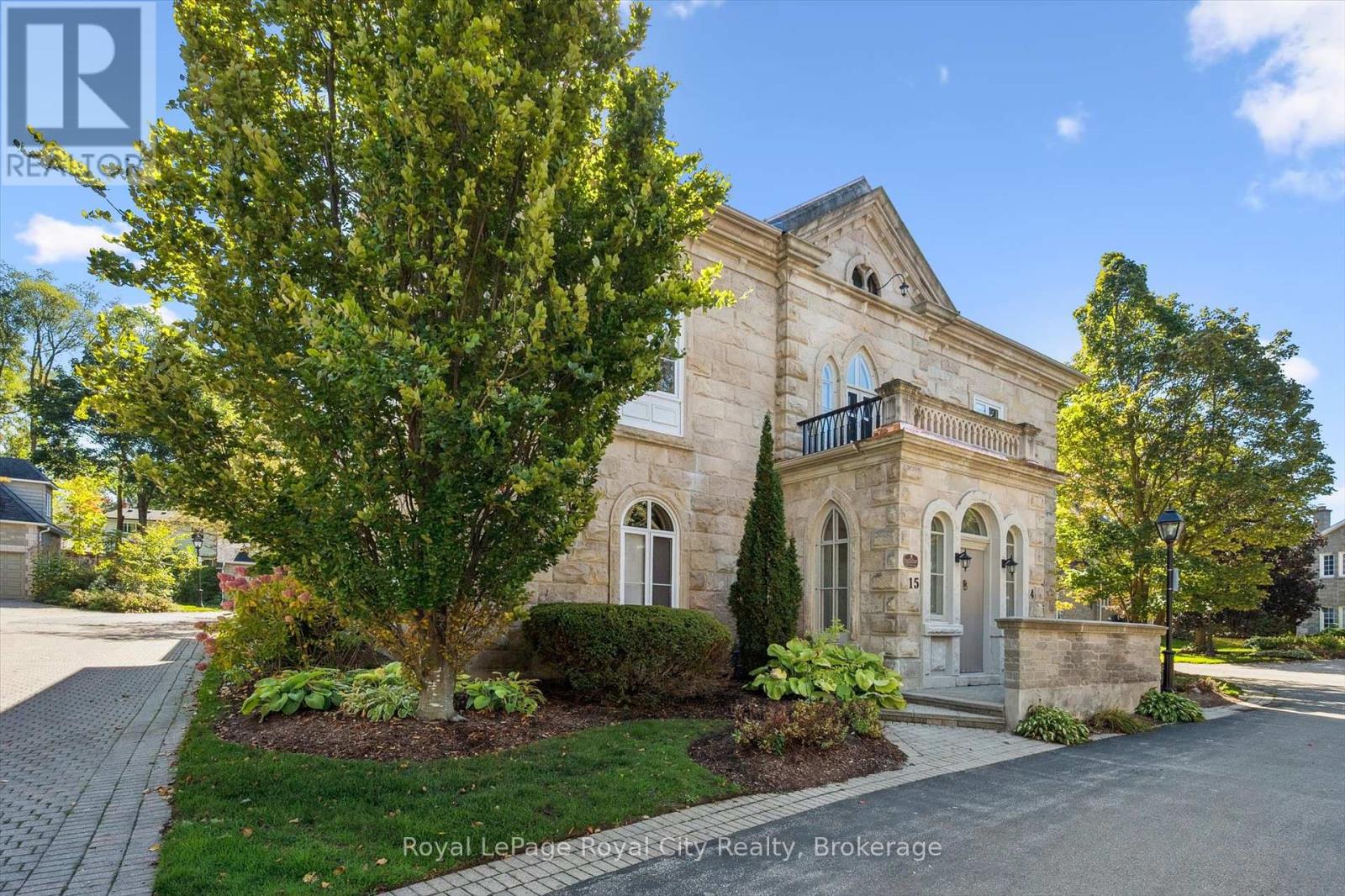 15 - 25 MANOR PARK CRESCENT, Guelph, Ontario