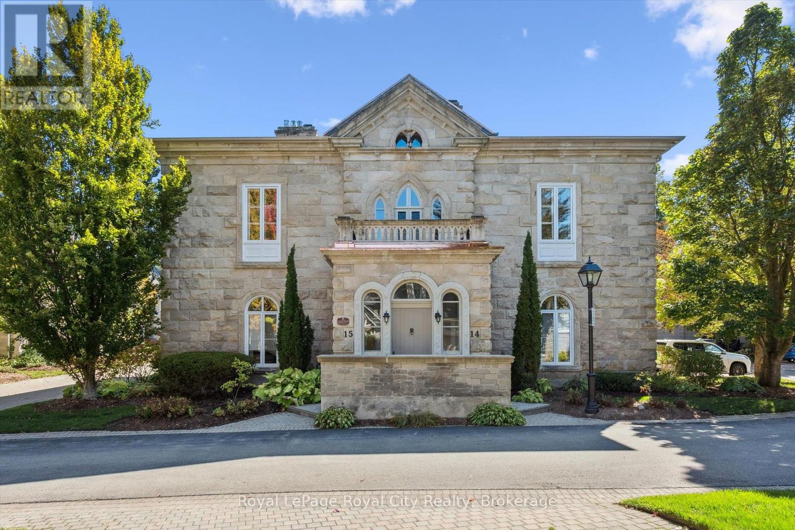 15 - 25 Manor Park Crescent, Guelph, Ontario  N1G 1A2 - Photo 2 - X12440320