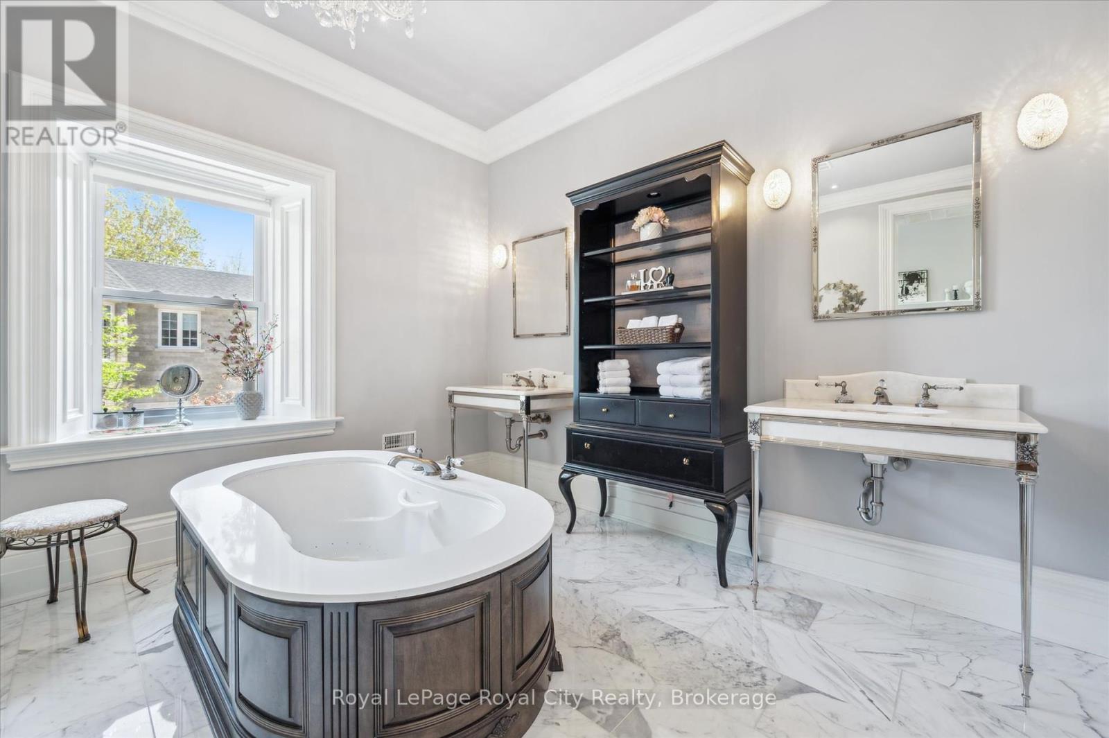 15 - 25 Manor Park Crescent, Guelph, Ontario  N1G 1A2 - Photo 28 - X12440320