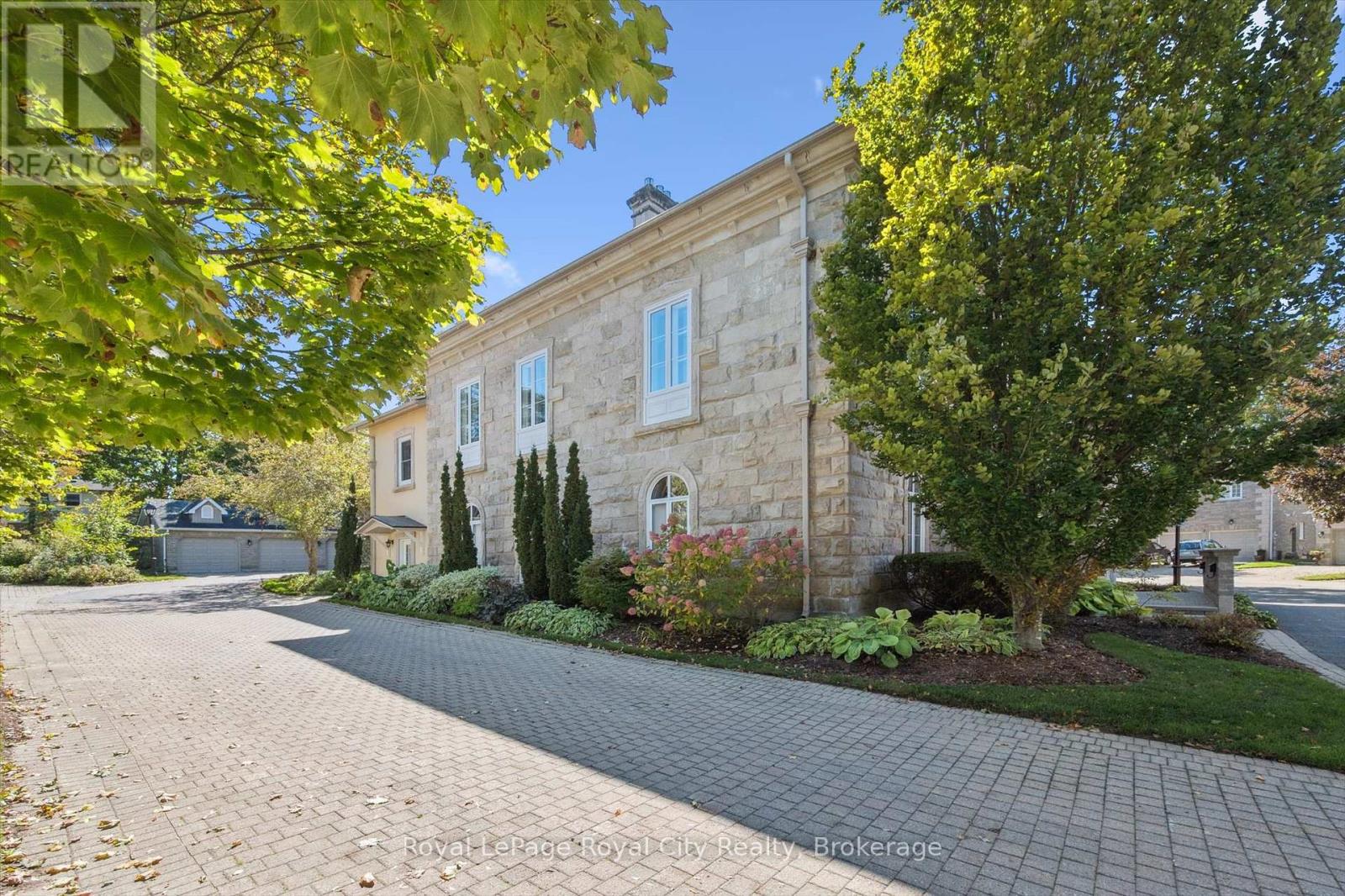 15 - 25 Manor Park Crescent, Guelph, Ontario  N1G 1A2 - Photo 34 - X12440320
