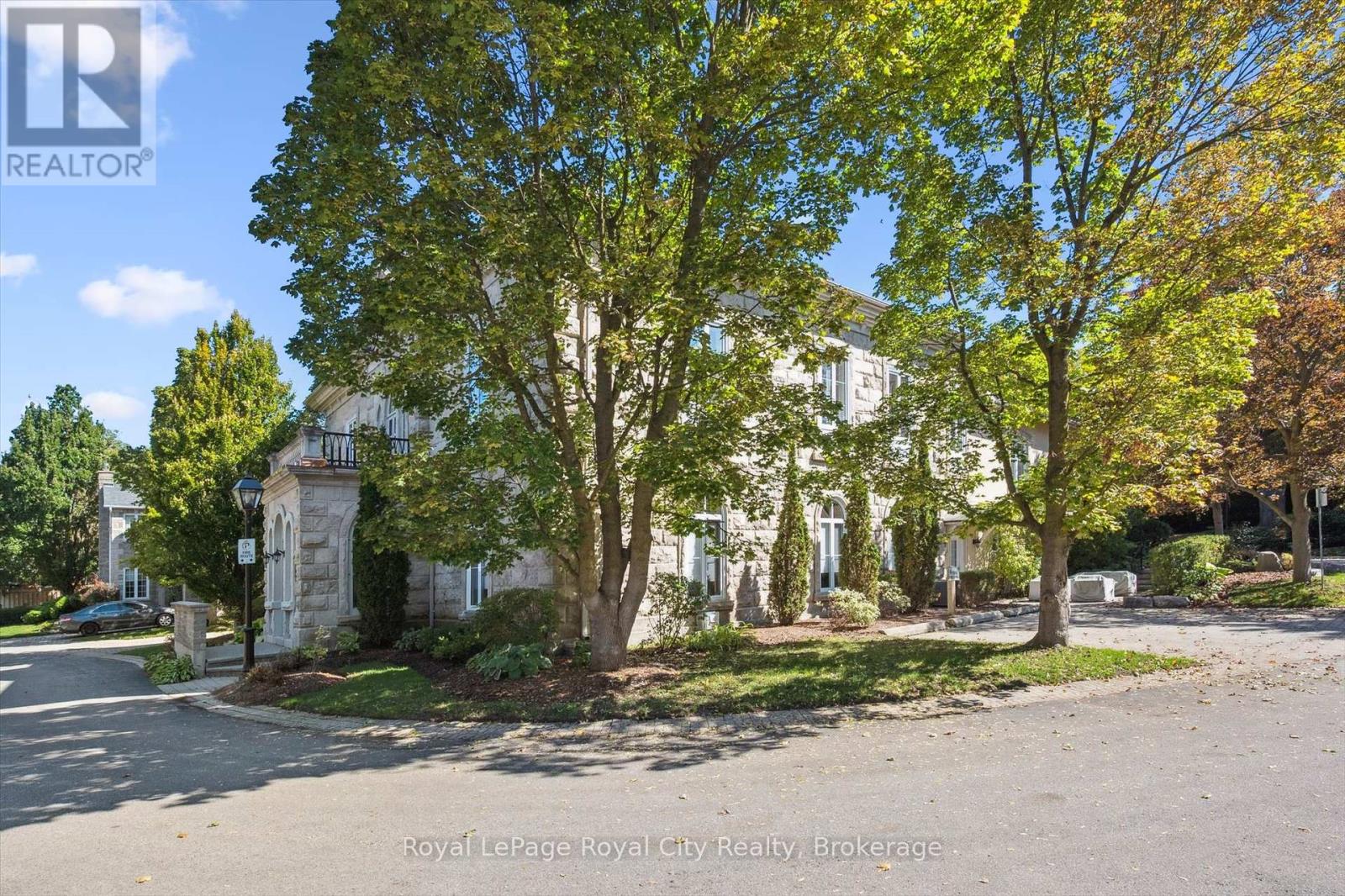 15 - 25 Manor Park Crescent, Guelph, Ontario  N1G 1A2 - Photo 35 - X12440320