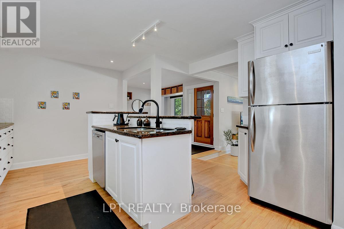 353 Mountbatten Avenue, Ottawa, Ontario  K1H 5W2 - Photo 16 - X12440337