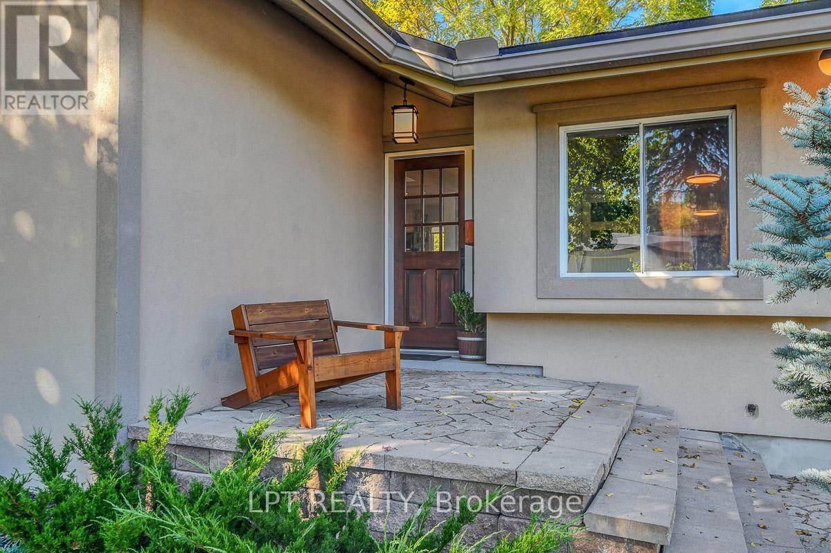 353 Mountbatten Avenue, Ottawa, Ontario  K1H 5W2 - Photo 2 - X12440337