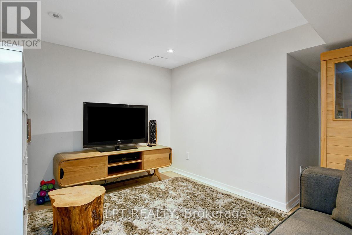 353 Mountbatten Avenue, Ottawa, Ontario  K1H 5W2 - Photo 35 - X12440337