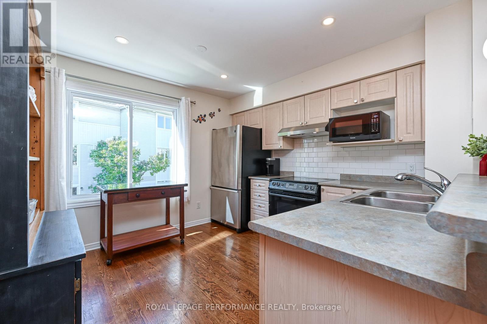 42 Yorkville Street, Ottawa, Ontario  K2C 4B5 - Photo 10 - X12440389