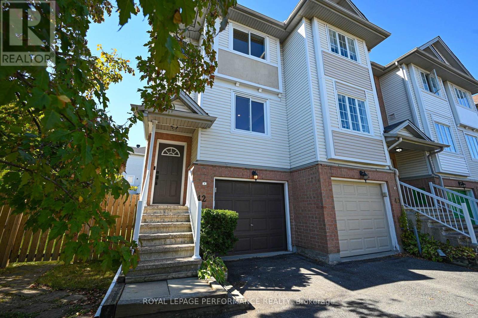 42 Yorkville Street, Ottawa, Ontario  K2C 4B5 - Photo 2 - X12440389