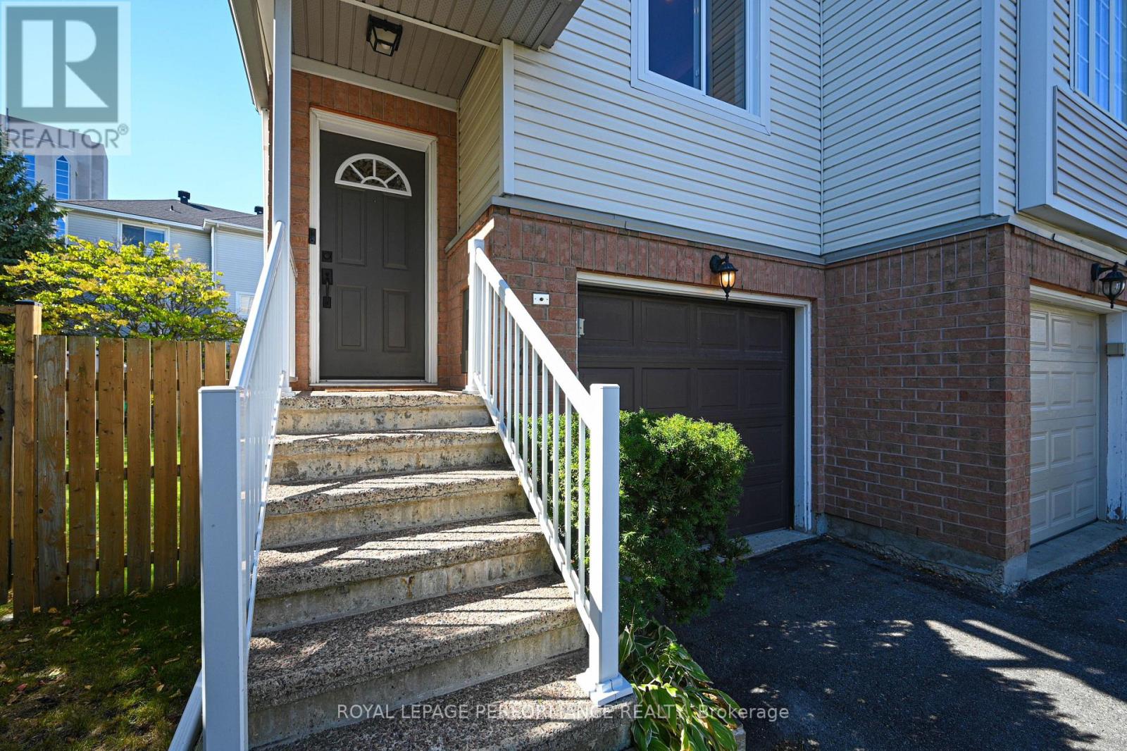 42 Yorkville Street, Ottawa, Ontario  K2C 4B5 - Photo 3 - X12440389