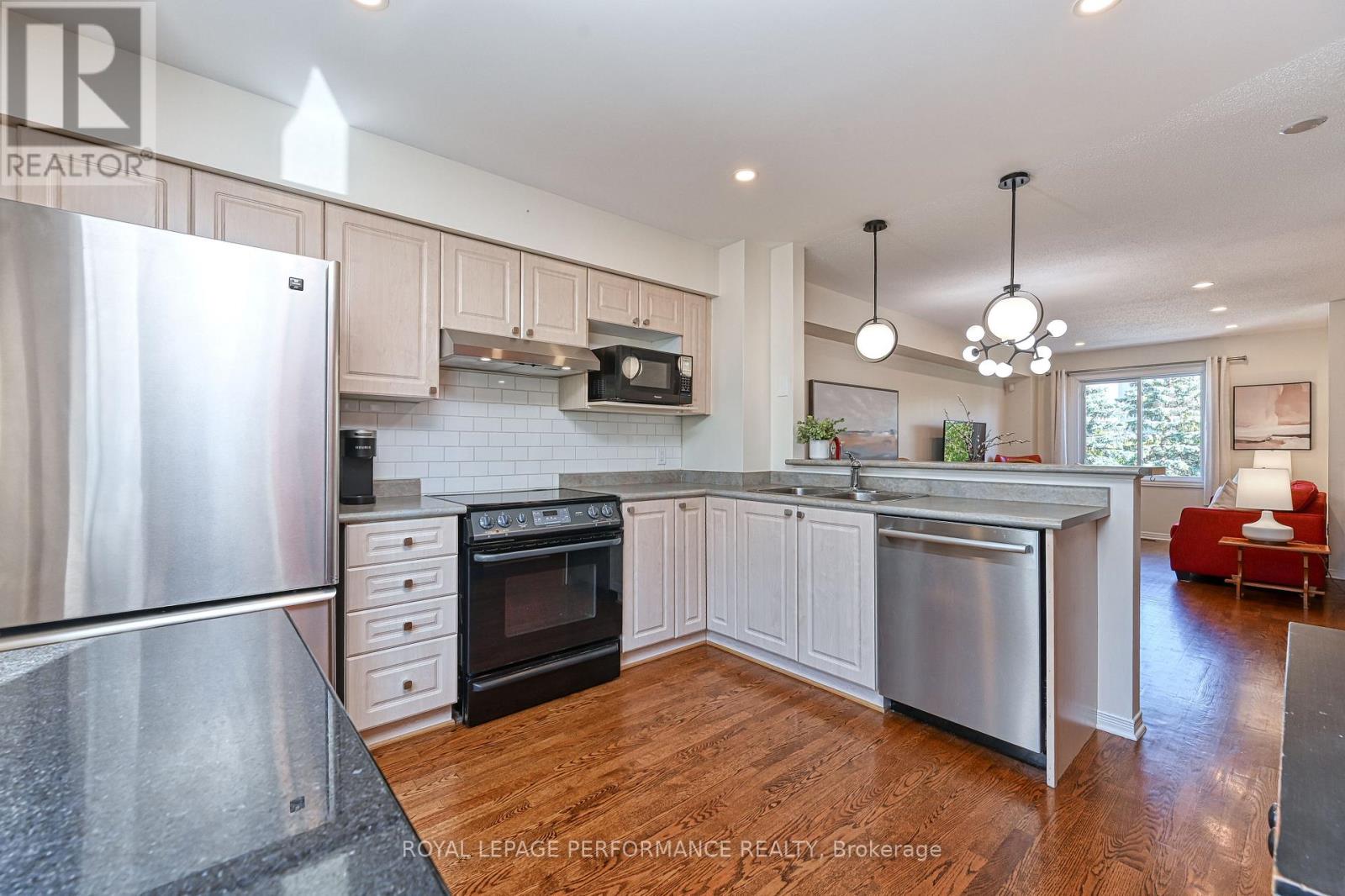 42 Yorkville Street, Ottawa, Ontario  K2C 4B5 - Photo 9 - X12440389