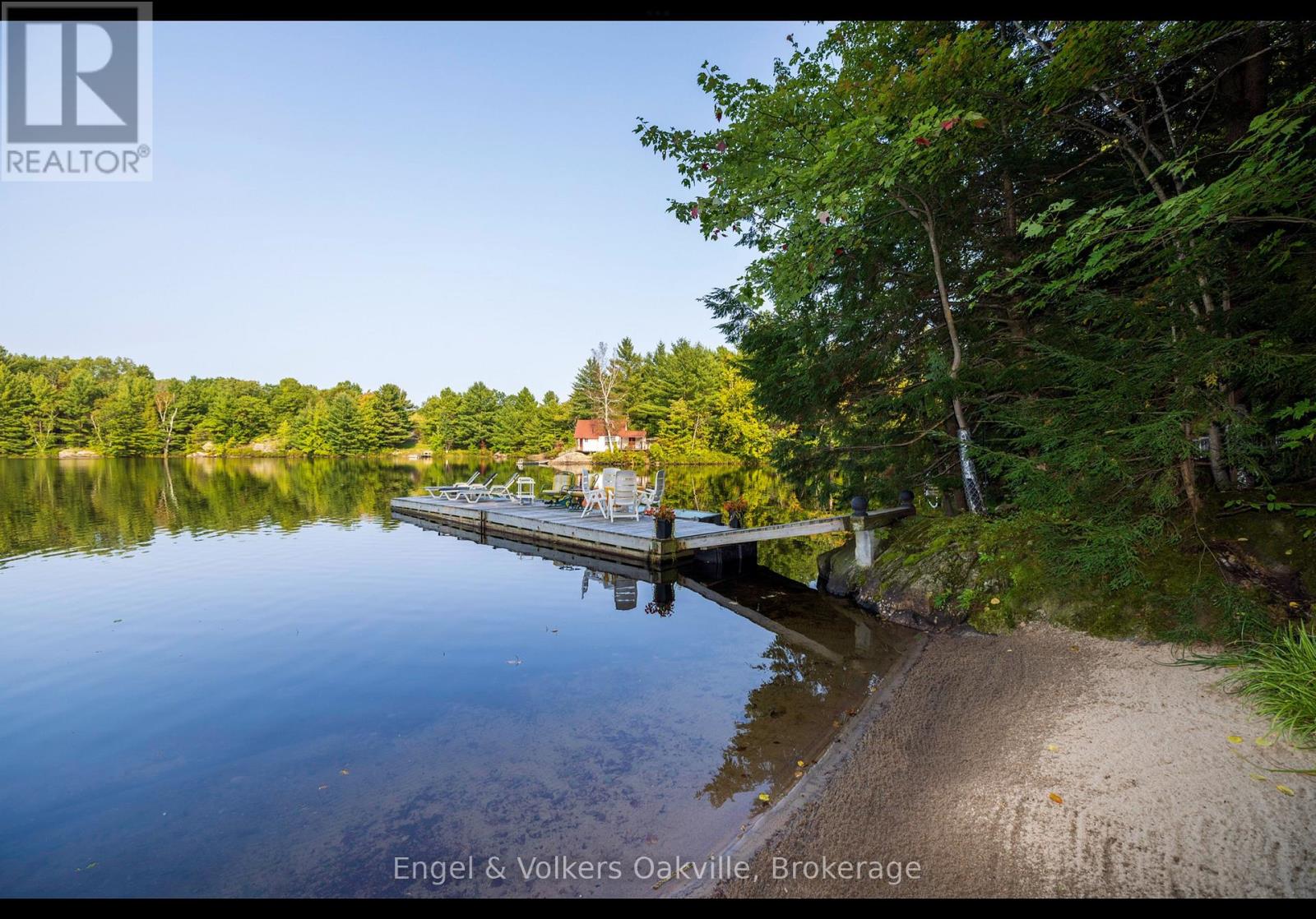 99 Dayeo Drive, Georgian Bay, Ontario  P0C 1H0 - Photo 2 - X12440354