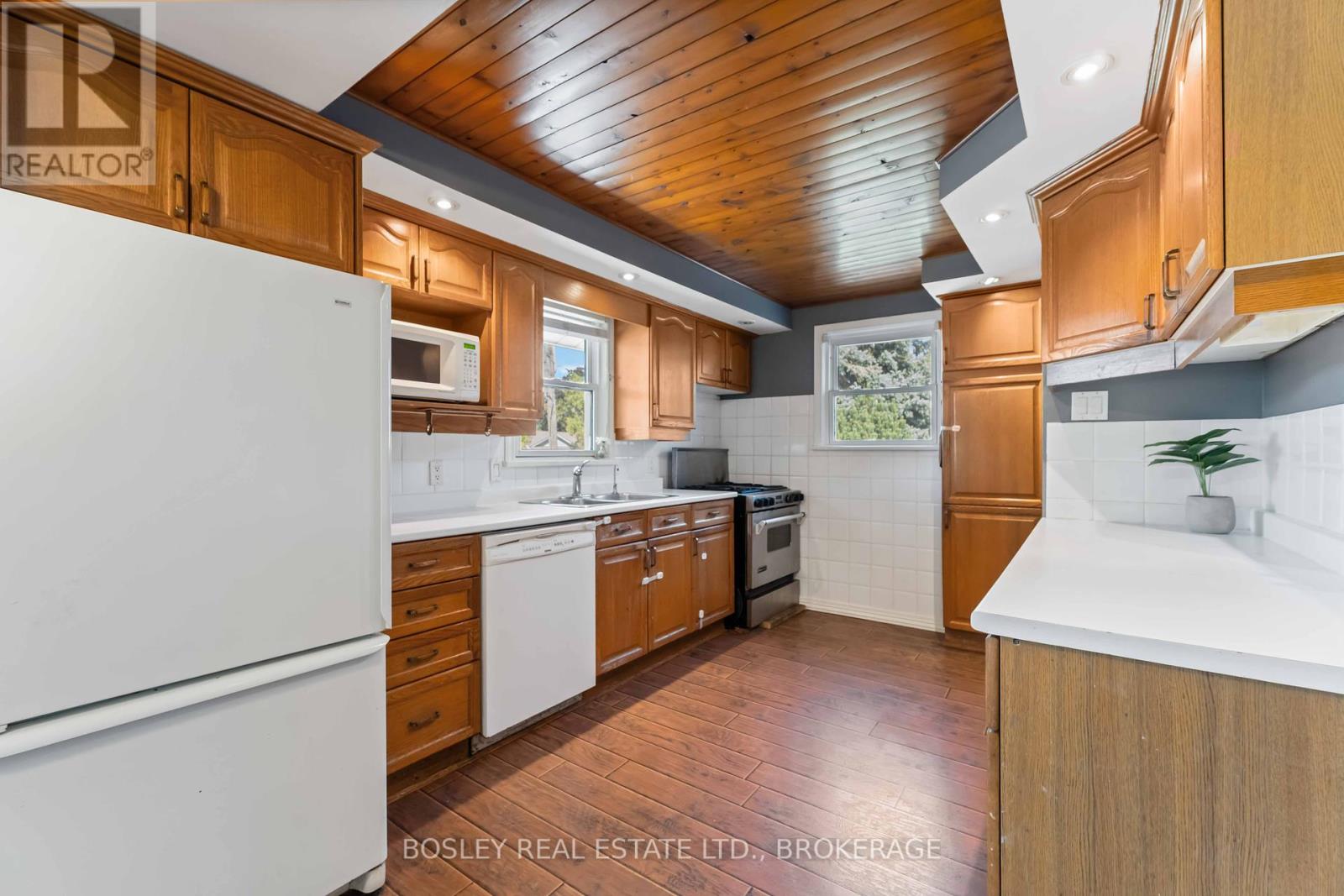 301 Pelham Road, St. Catharines (Rykert/vansickle), Ontario  L2S 1Y4 - Photo 12 - X12440313