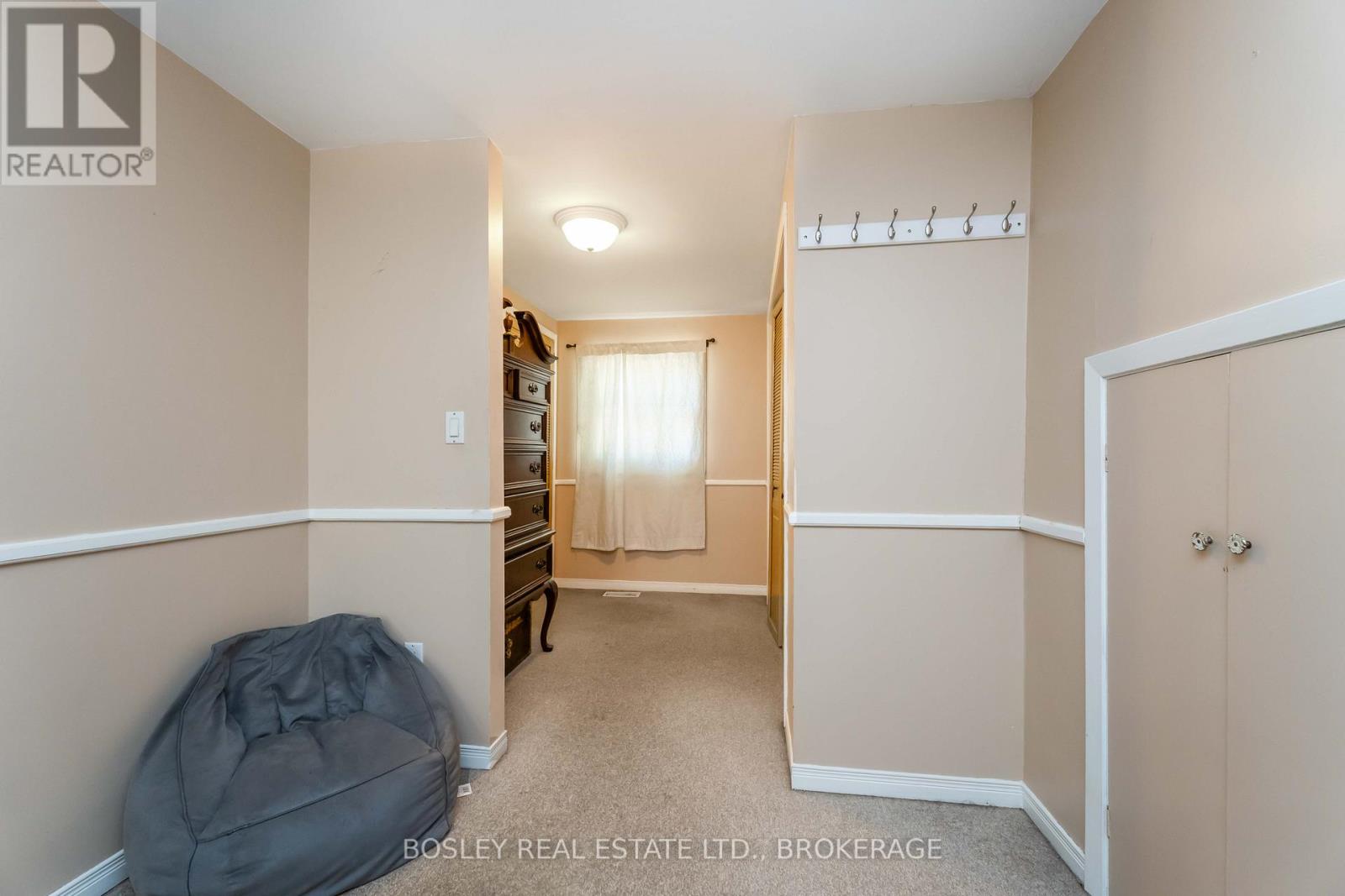 301 Pelham Road, St. Catharines (Rykert/vansickle), Ontario  L2S 1Y4 - Photo 20 - X12440313